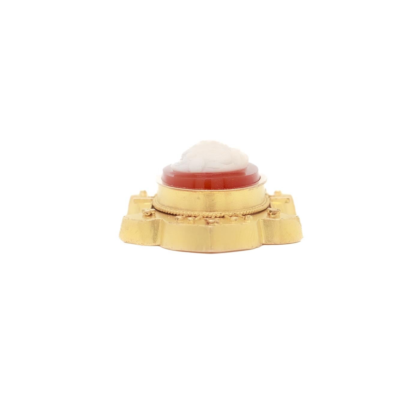 Pendentif camée victorien ancien en or 14 carats et agate en vente 2