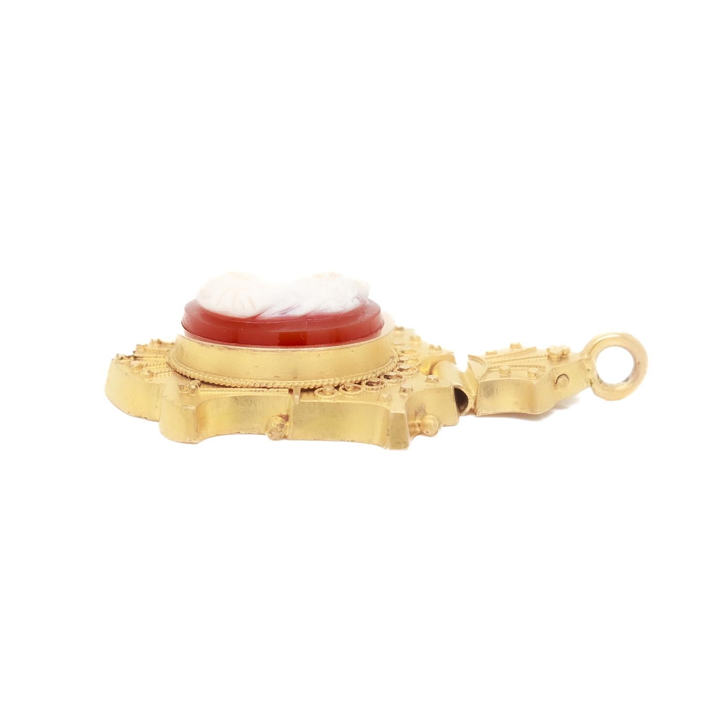 Pendentif camée victorien ancien en or 14 carats et agate en vente 3