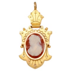 Antique Victorian 14K Gold & Agate Cameo Pendant