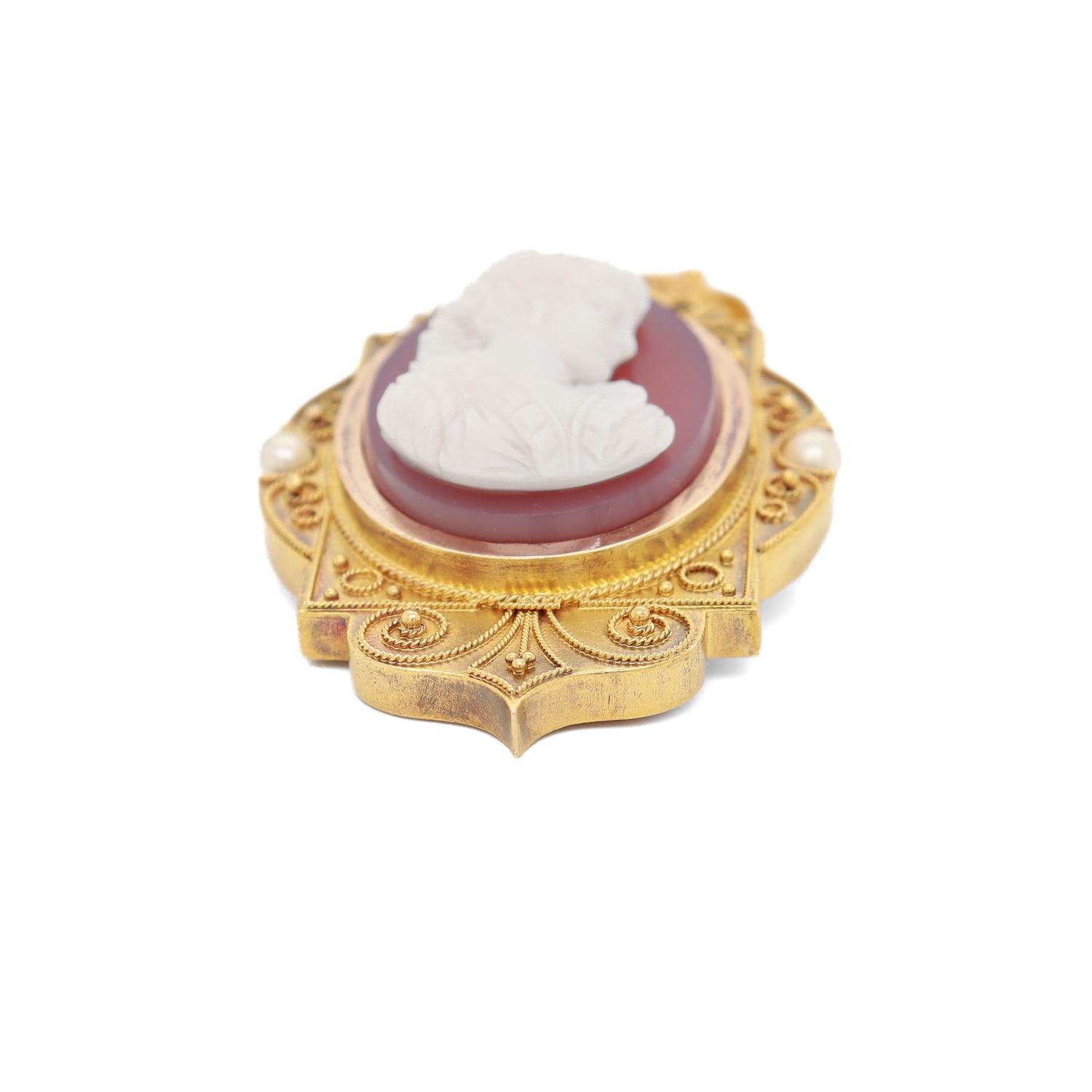 Antique Victorian 14k Gold, Agate & Pearl Cameo Brooch / Pendant of a Youth For Sale 8