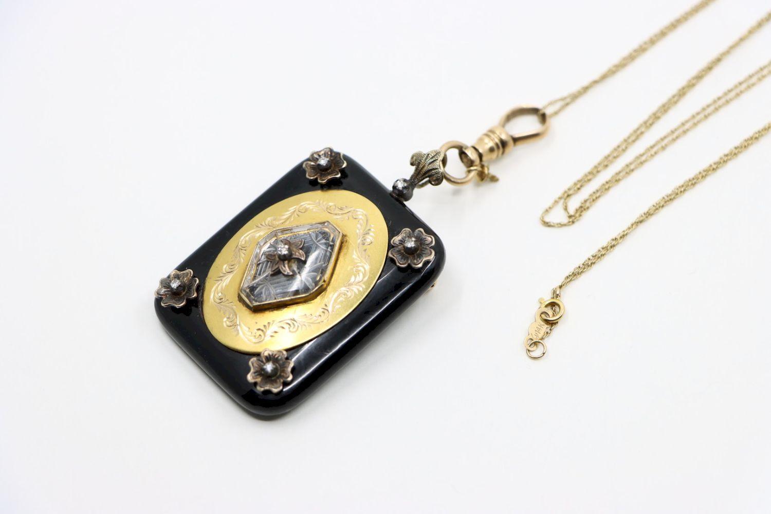 Antique Victorian 14K Gold Black Onyx Pendant Necklace For Sale 3