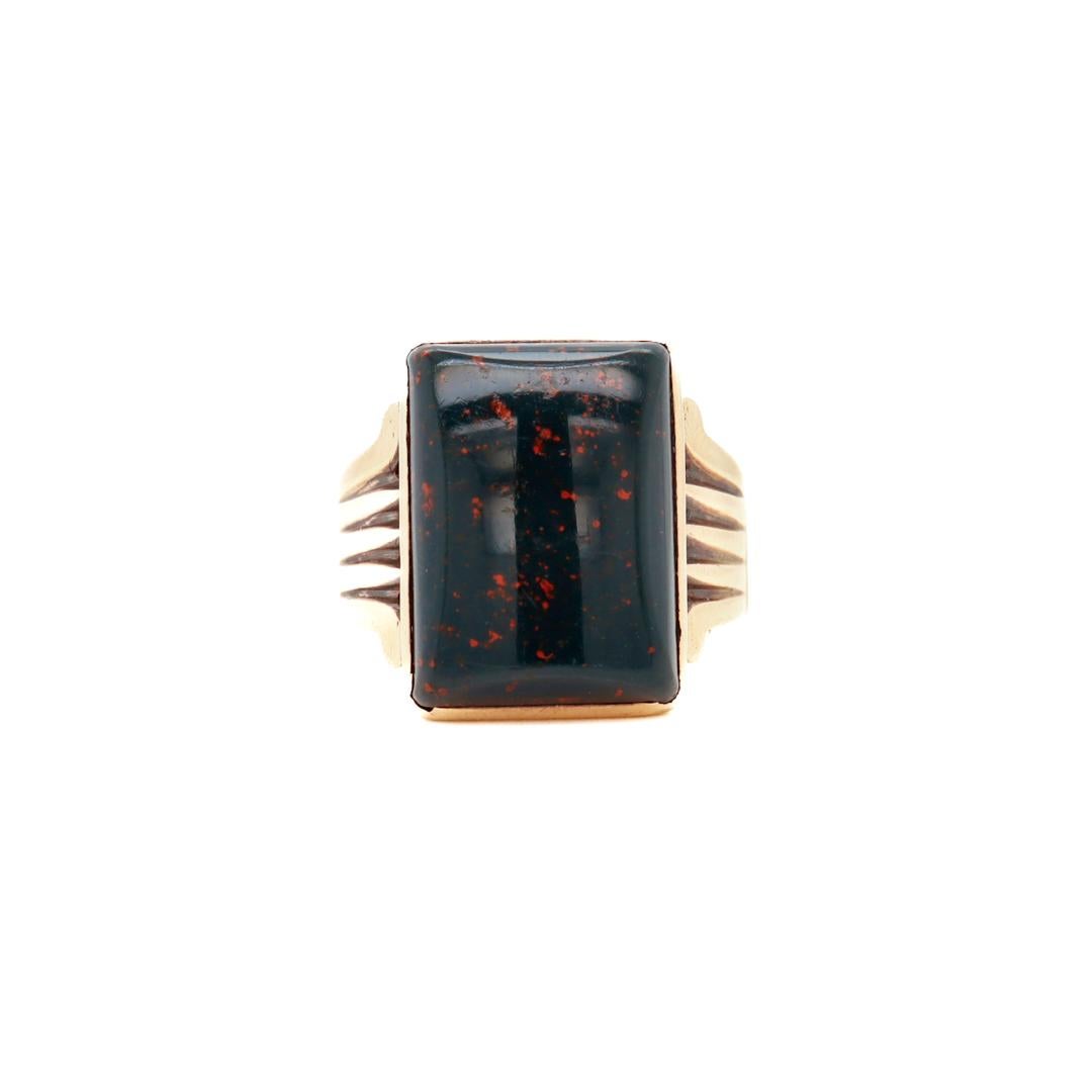 Antique Victorian 14k Gold & Bloodstone Cabochon Signet Ring In Good Condition In Philadelphia, PA