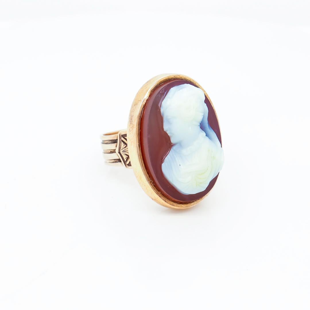 Women's Antique Victorian 14k Gold & Carved Agate Cameo Signet Style Ring For Sale