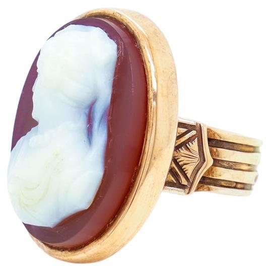 Antique Victorian 14k Gold & Carved Agate Cameo Signet Style Ring For Sale