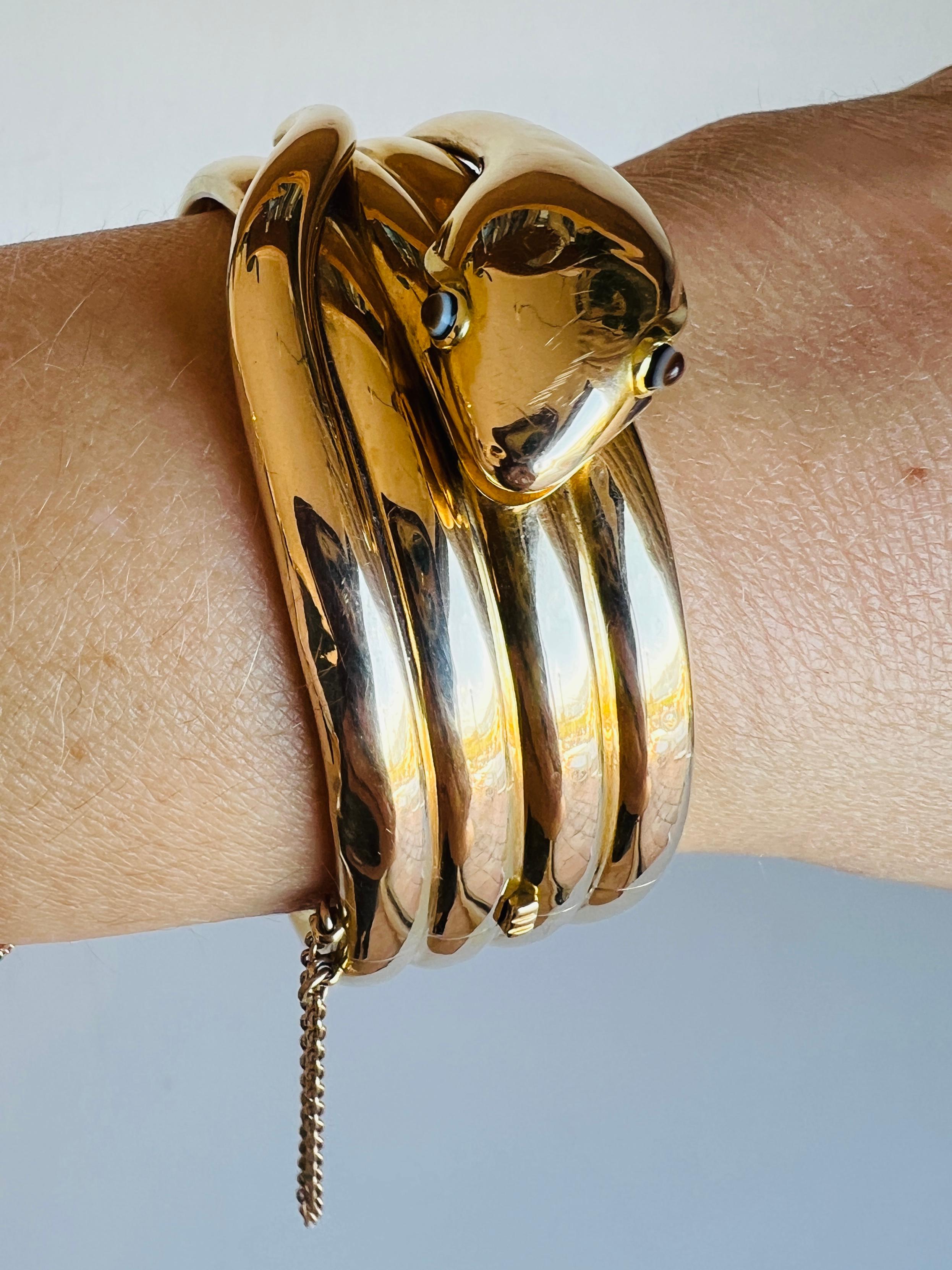 Antique Victorian 14K Gold Coiled Snake Agate Cabochon Eyes Hinged Bracelet In Good Condition For Sale In Sausalito, CA