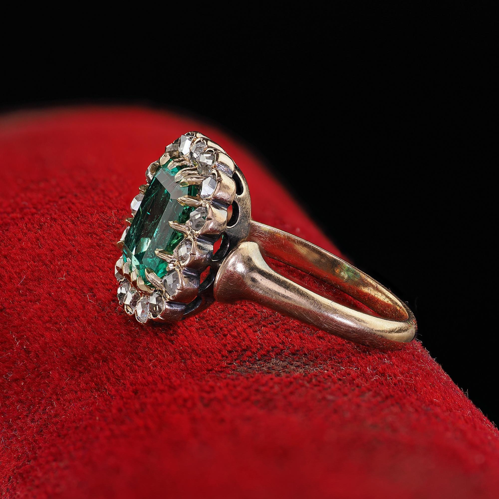Women's Antique Victorian 14K Gold Colombian Emerald Diamond Engagement Ring - GIA