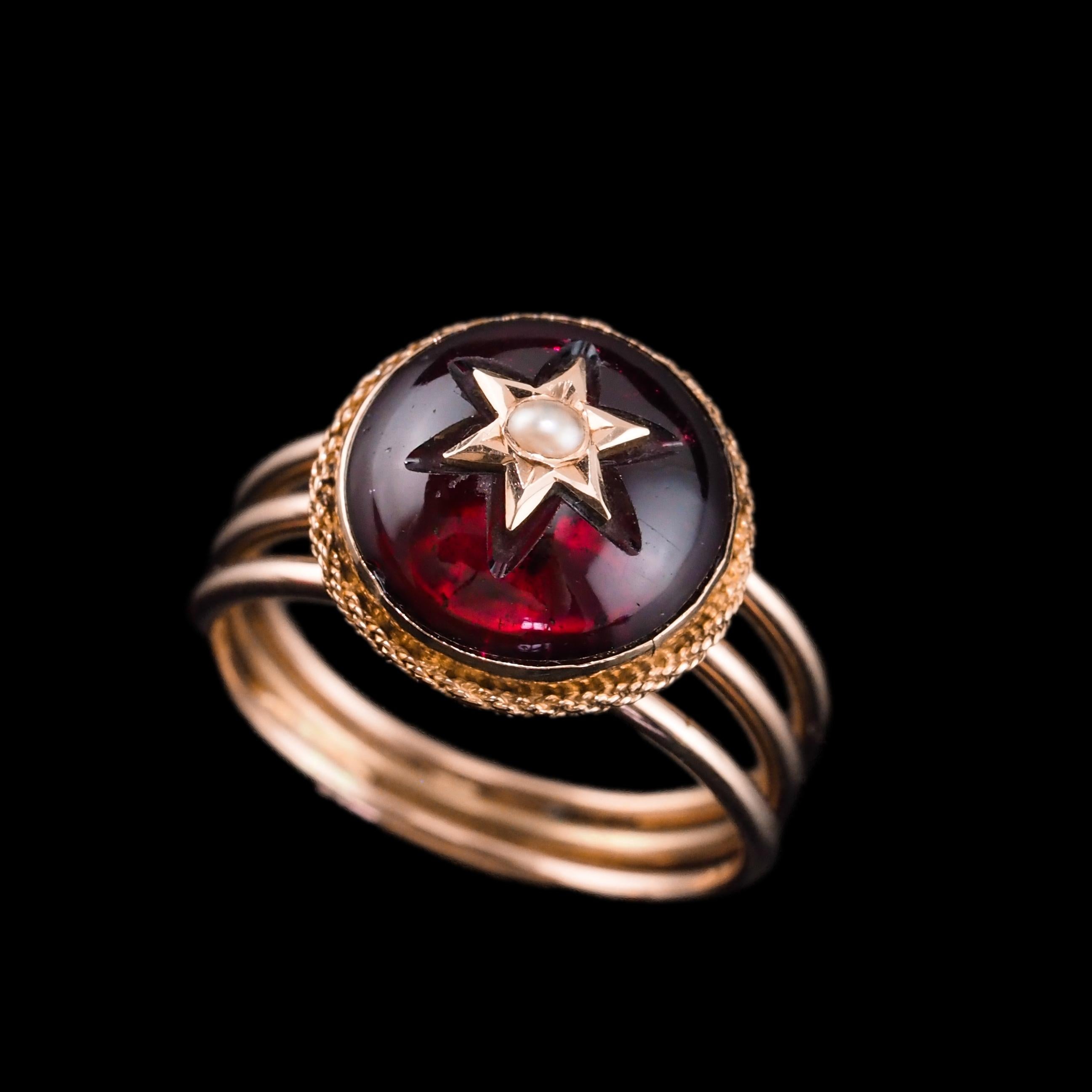 Antique Victorian 14K Gold Garnet Star Cabochon Ring with Seed Pearl - c.1880 In Good Condition For Sale In London, GB