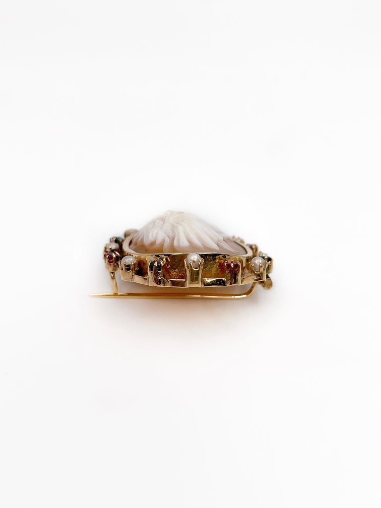 left facing cameo brooch