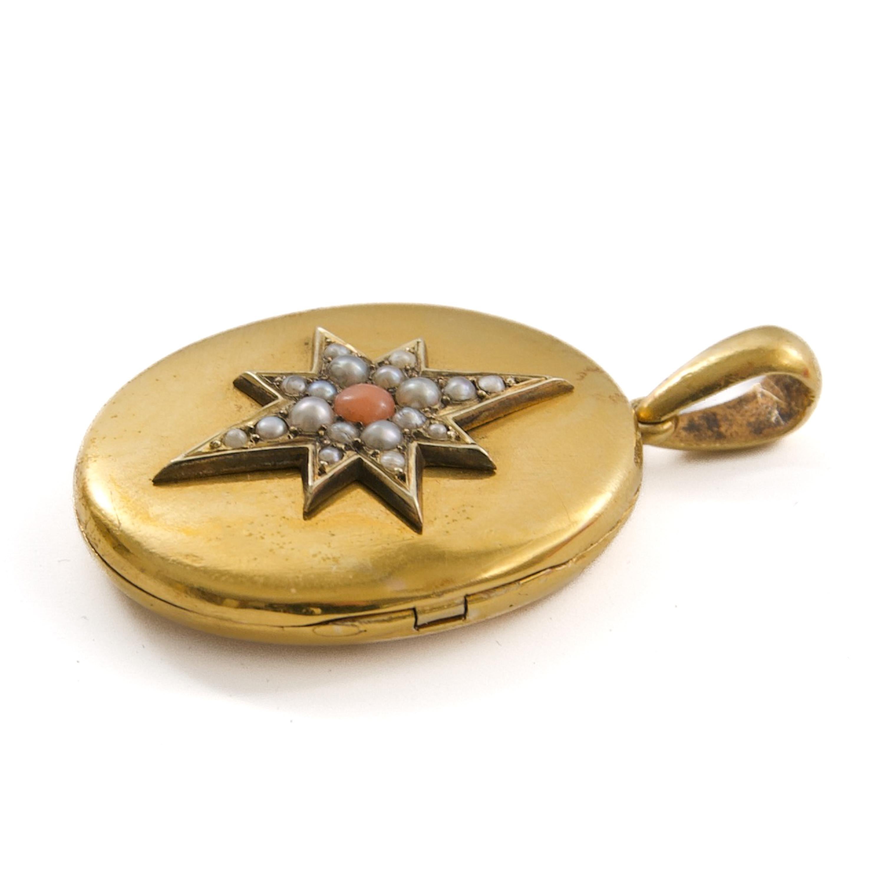Antique Victorian 14K Gold Locket Pendant with Seed Pearls and Coral im Angebot 1