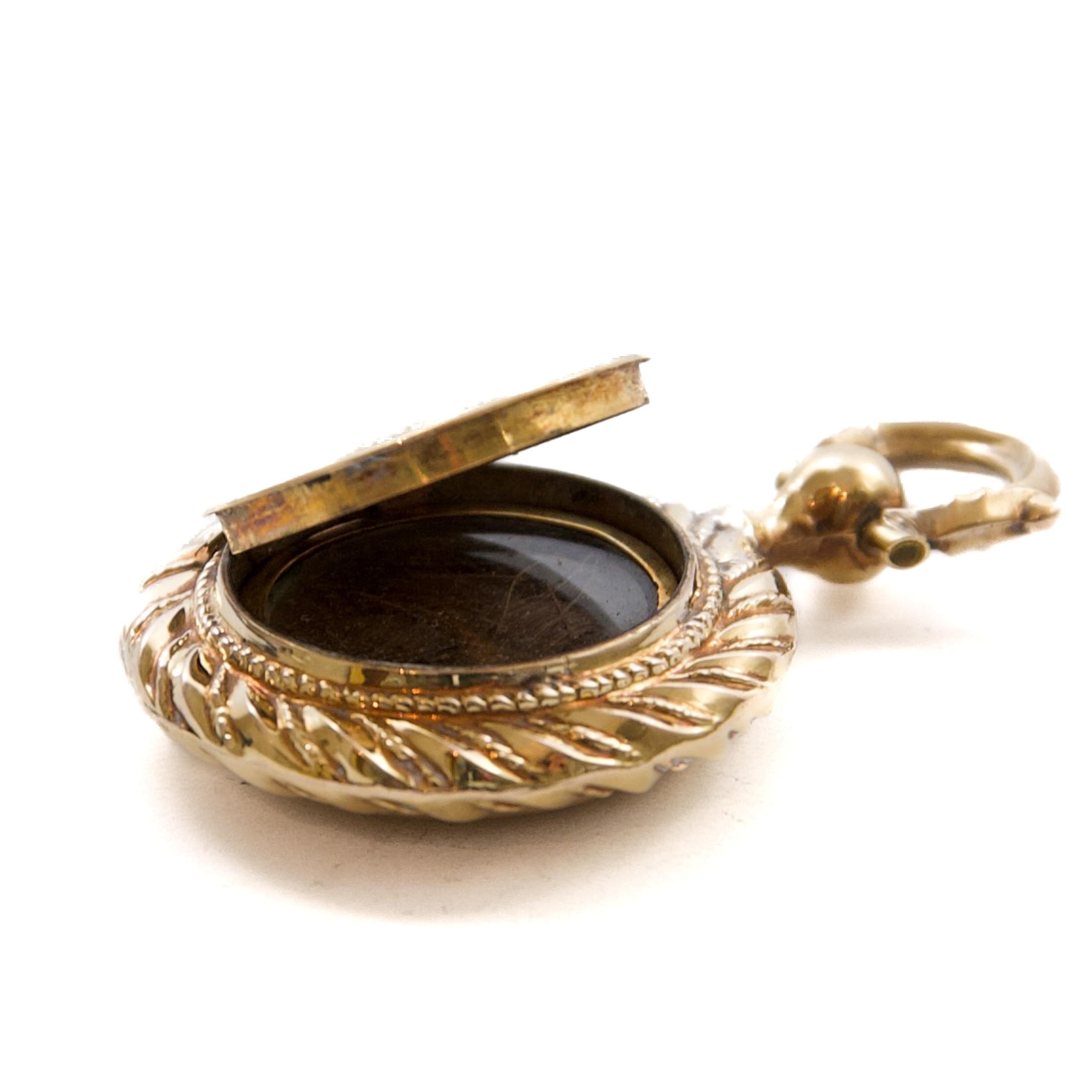 Antique Victorian 14K Gold Locket Pendant with Woven Hair, Memorial Jewelry For Sale 6