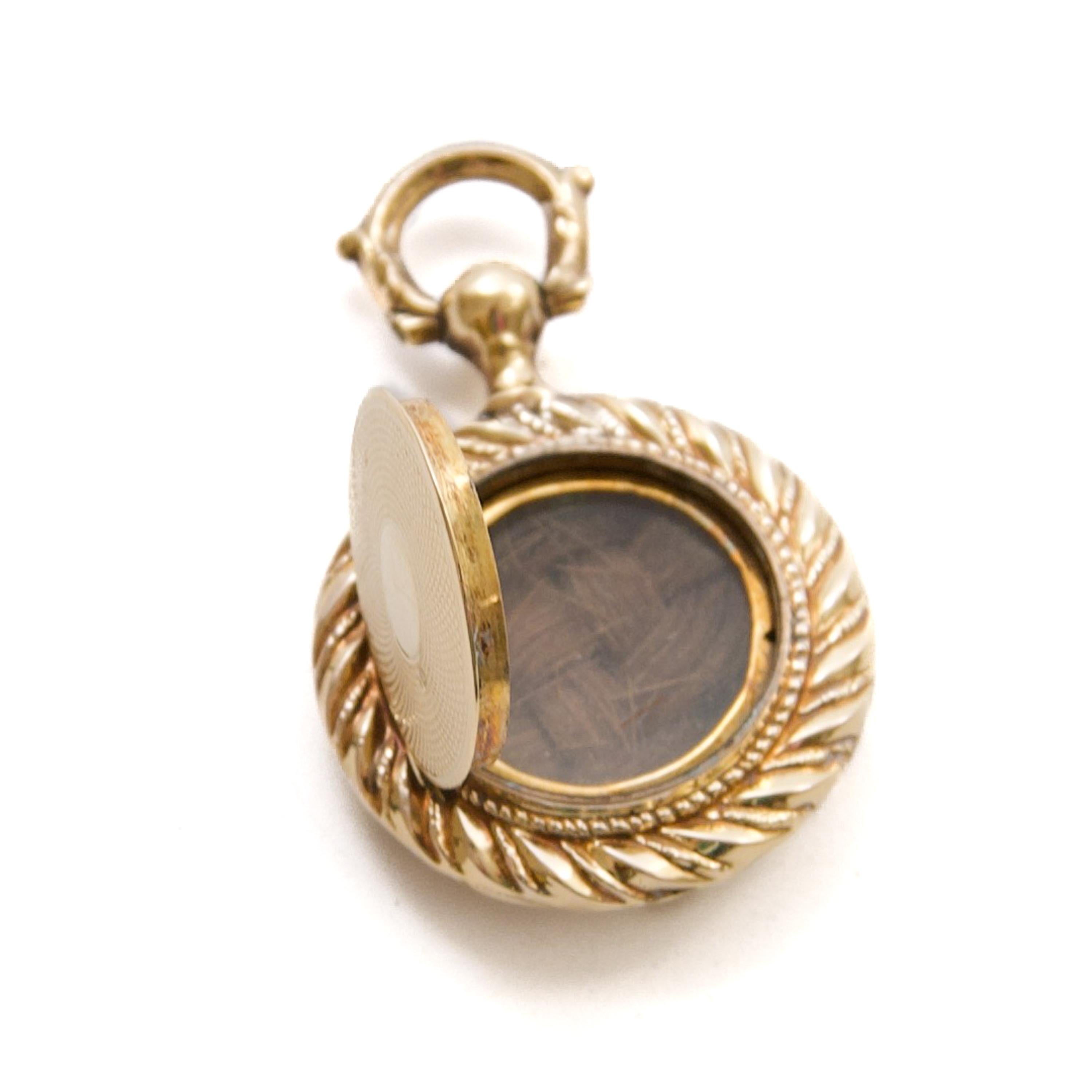 Antique Victorian 14K Gold Locket Pendant with Woven Hair, Memorial Jewelry For Sale 4