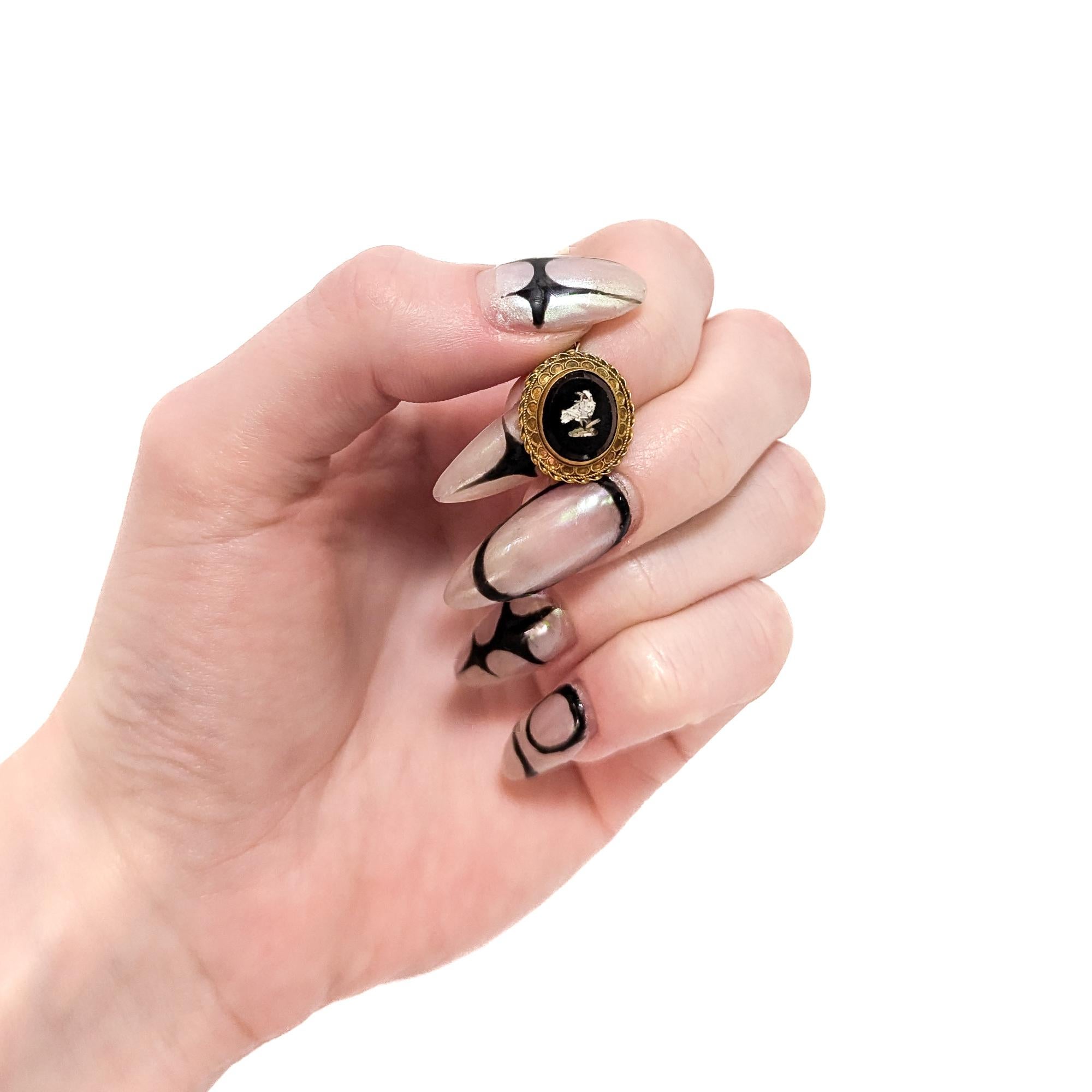 Victorien Pendentif ou charme pour bracelet en or 14K antique victorien en forme d'oiseau en micromosaïque en vente