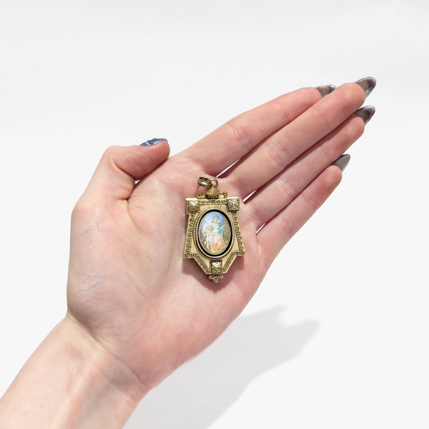 Pendentif victorien ancien en or 14 carats, porcelaine et émail d'après Fontenay en vente 12