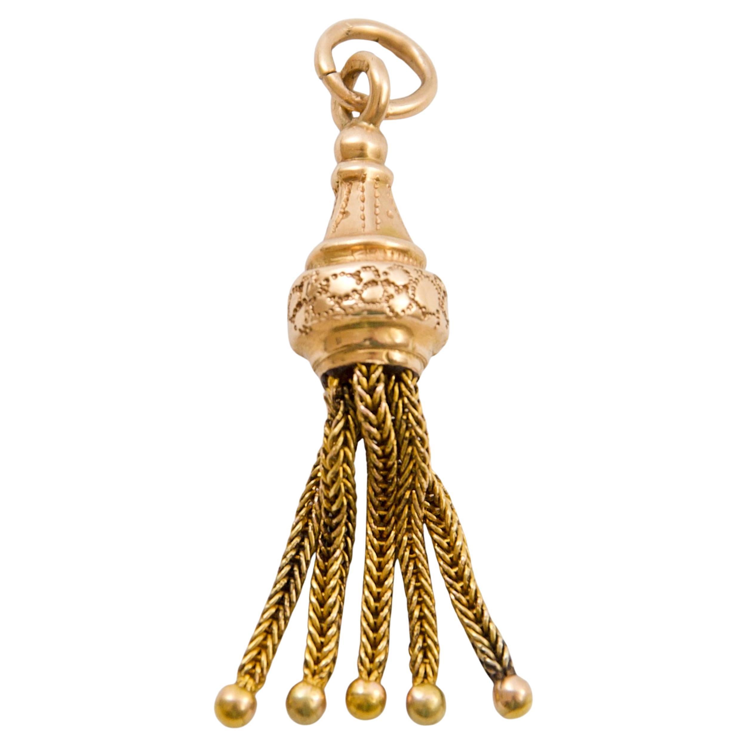Antico ciondolo vittoriano con nappe in oro 14K, CIRCA 1880 in vendita