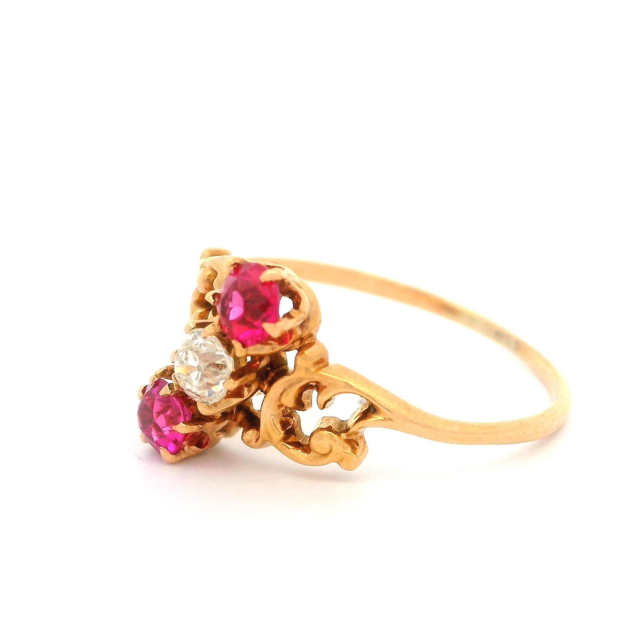Antique Victorian 14k Rosy Yellow Gold Diamond Three Stone Ring ALL ORIGINAL For Sale 2