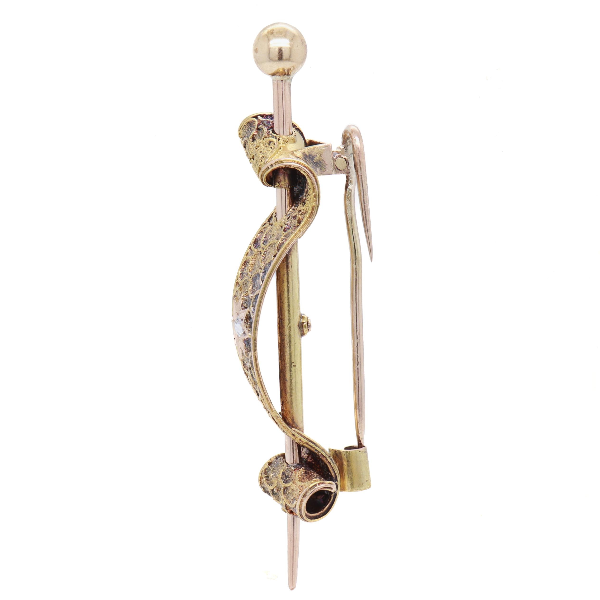 Broche ou épingle victorienne ancienne en or jaune et rose 14k et diamants en forme de volute en vente 2