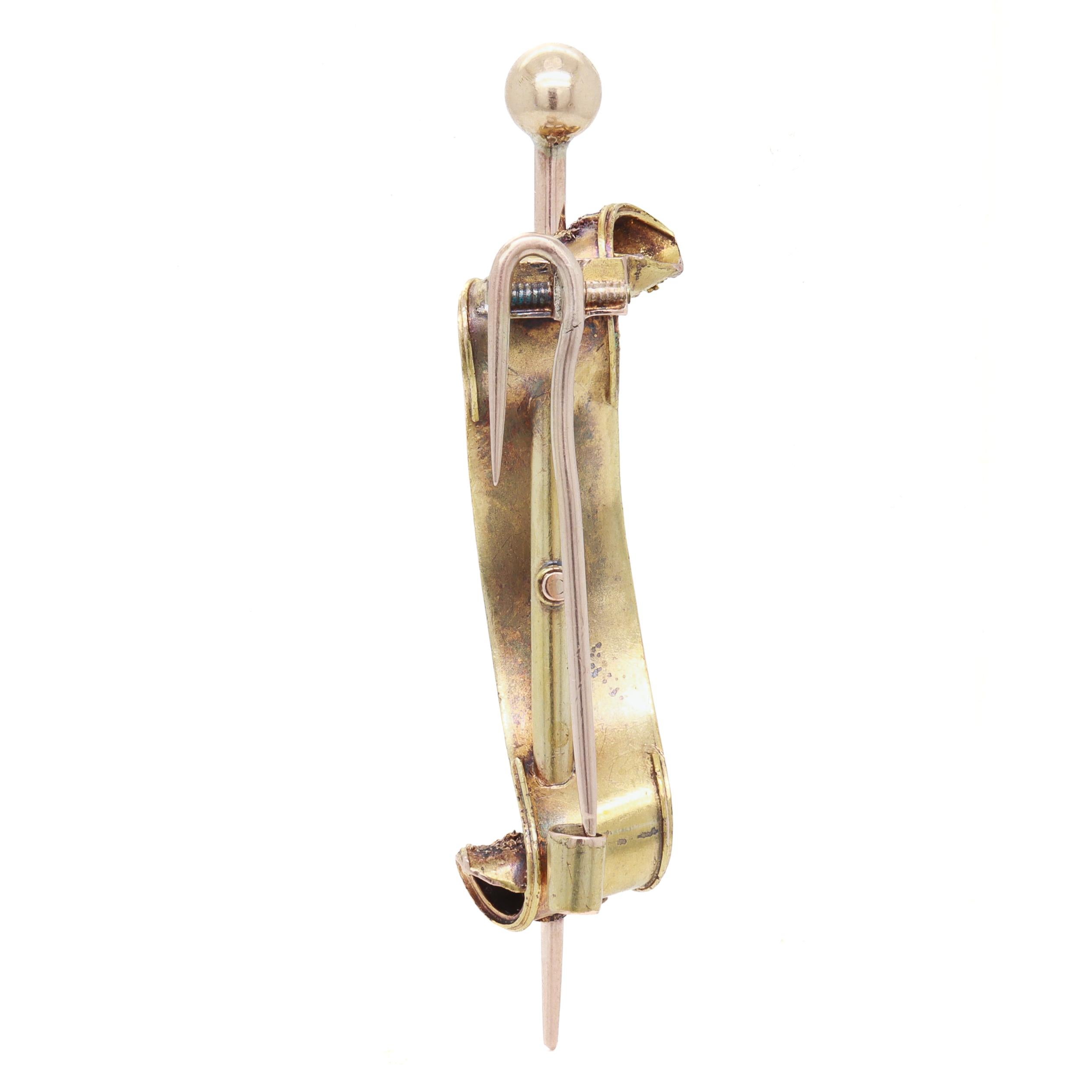 Broche ou épingle victorienne ancienne en or jaune et rose 14k et diamants en forme de volute en vente 3