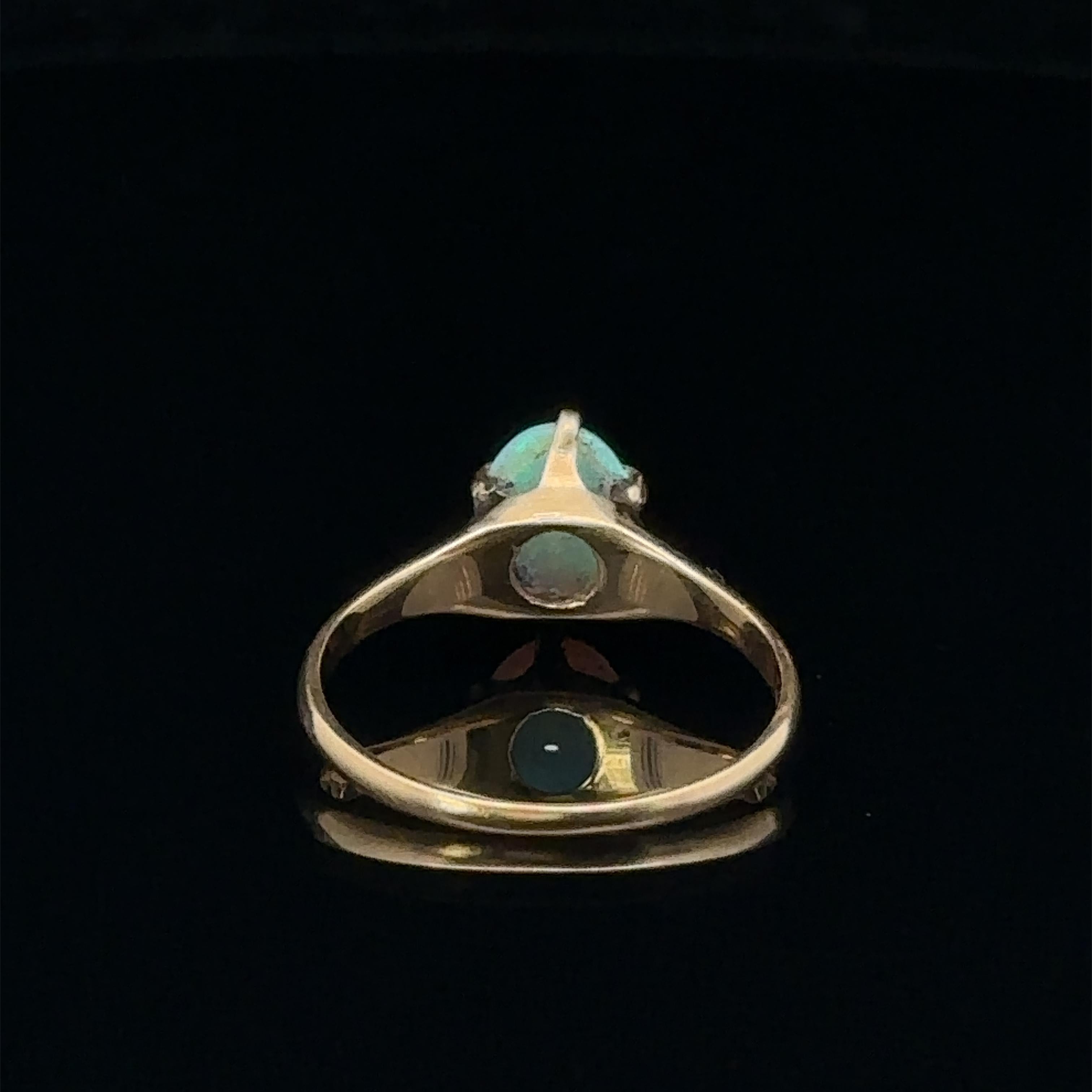Magnifique bague solitaire ovale victorienne ancienne en or jaune 14 carats 0,61 carat Pour femmes en vente