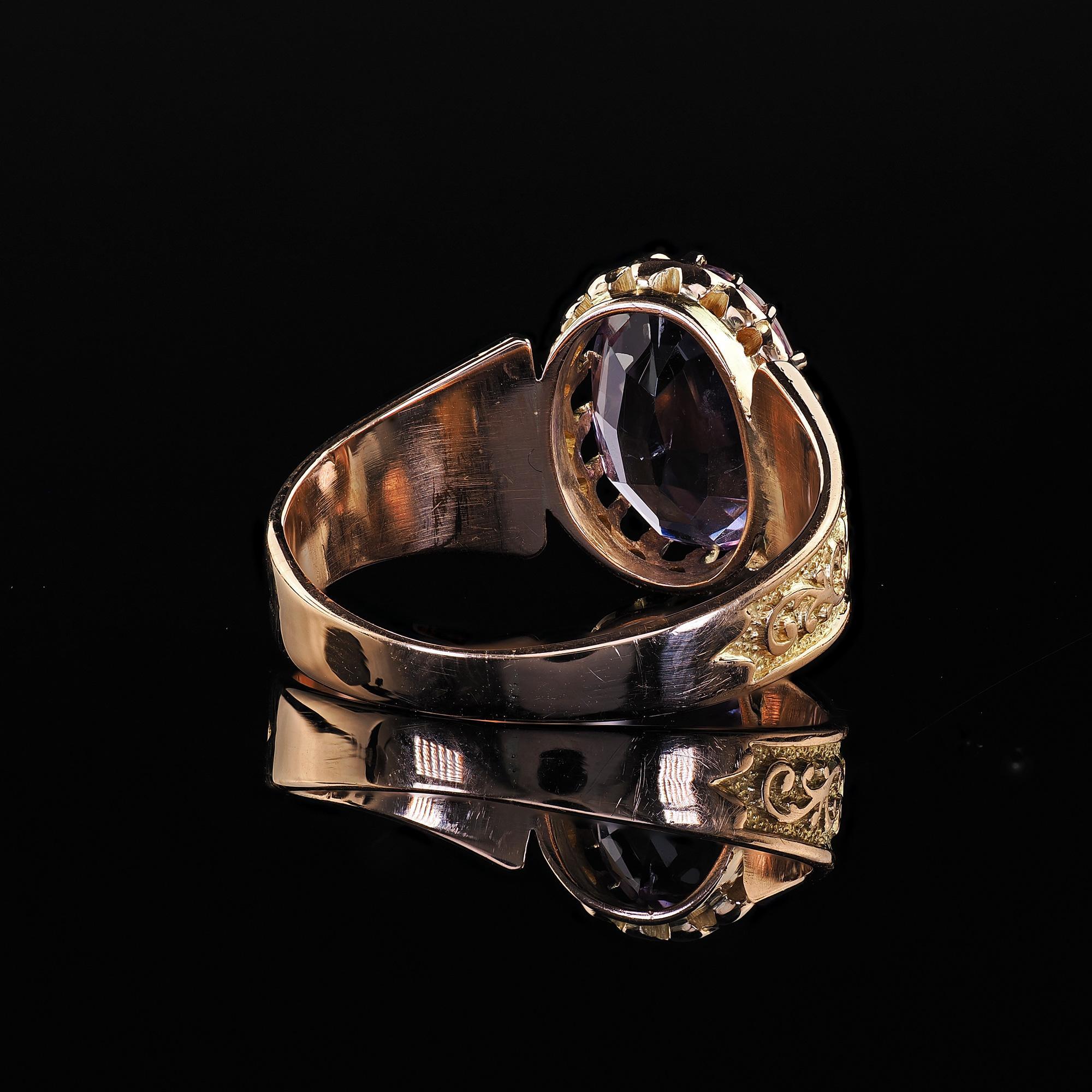 Antique Victorian 14K Yellow Gold Amethyst Solitaire Engraved Engagement Ring For Sale 2