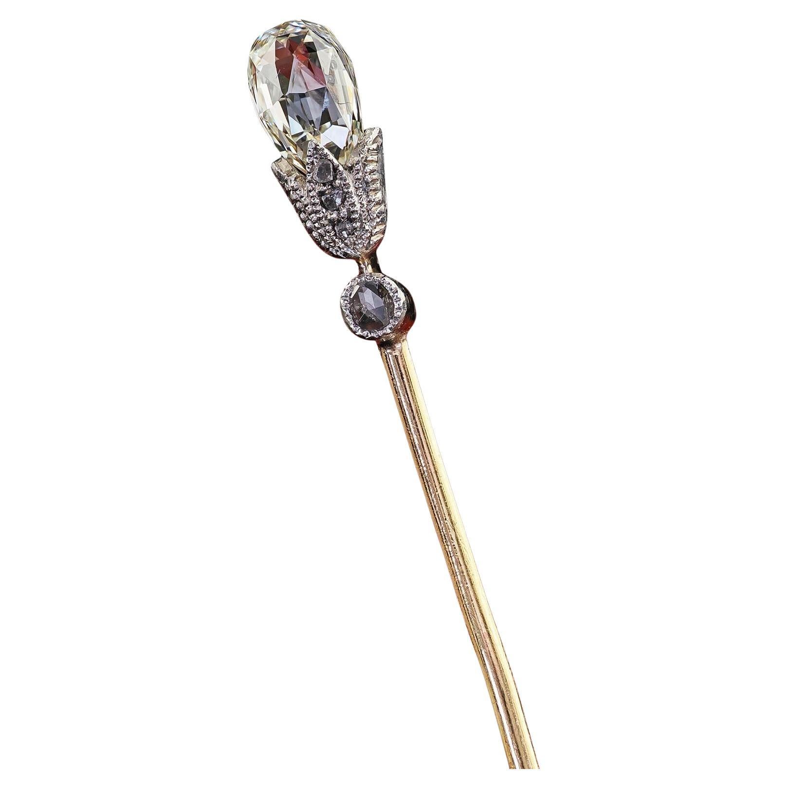 Ancienne épingle victorienne en or jaune 14K et argent à briolette diamantée pour bâton de torche en vente