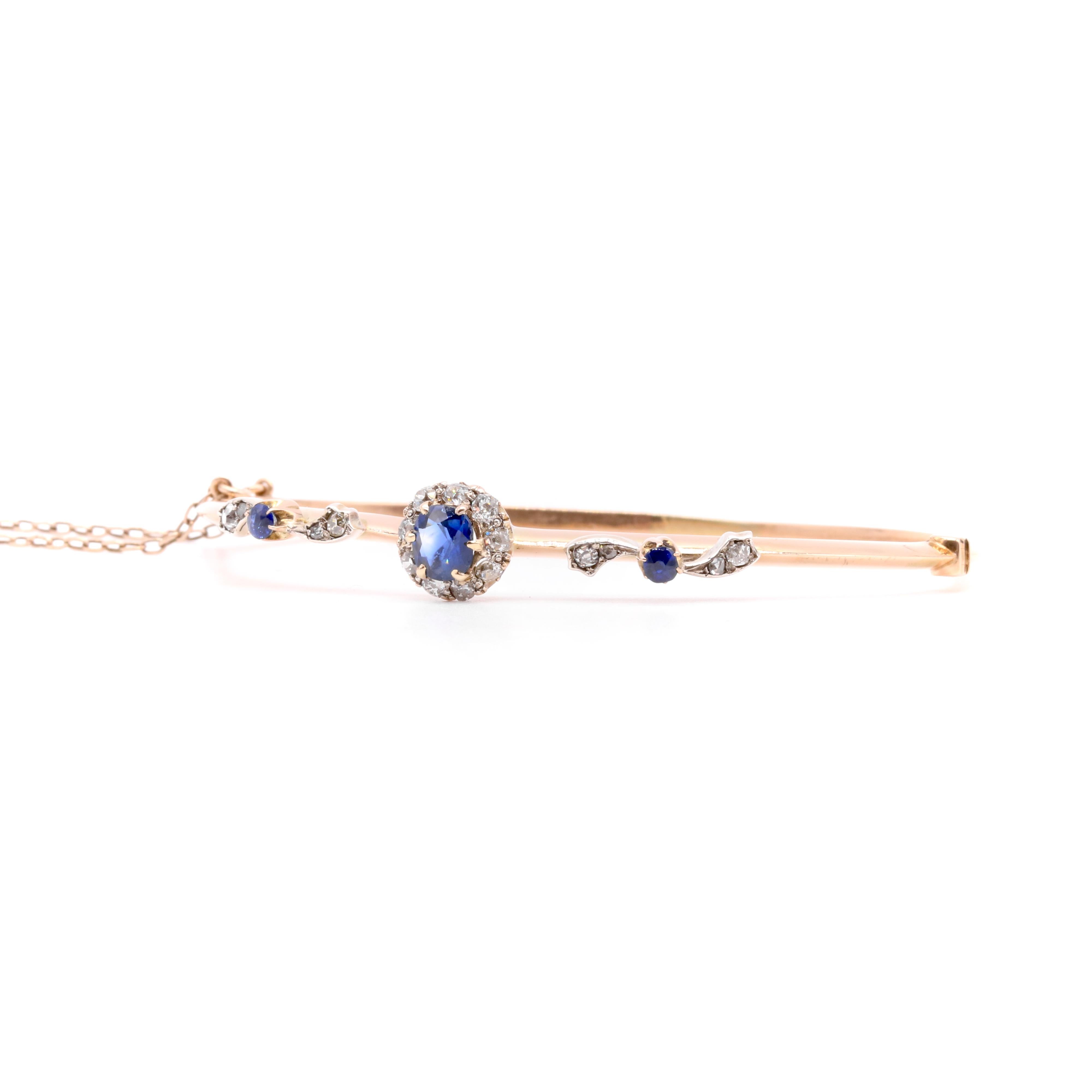 Antique Victorian 14K Yellow Gold and Silver Sapphire and Old Cut Diamond Daisy In Good Condition For Sale In Staines-Upon-Thames, GB