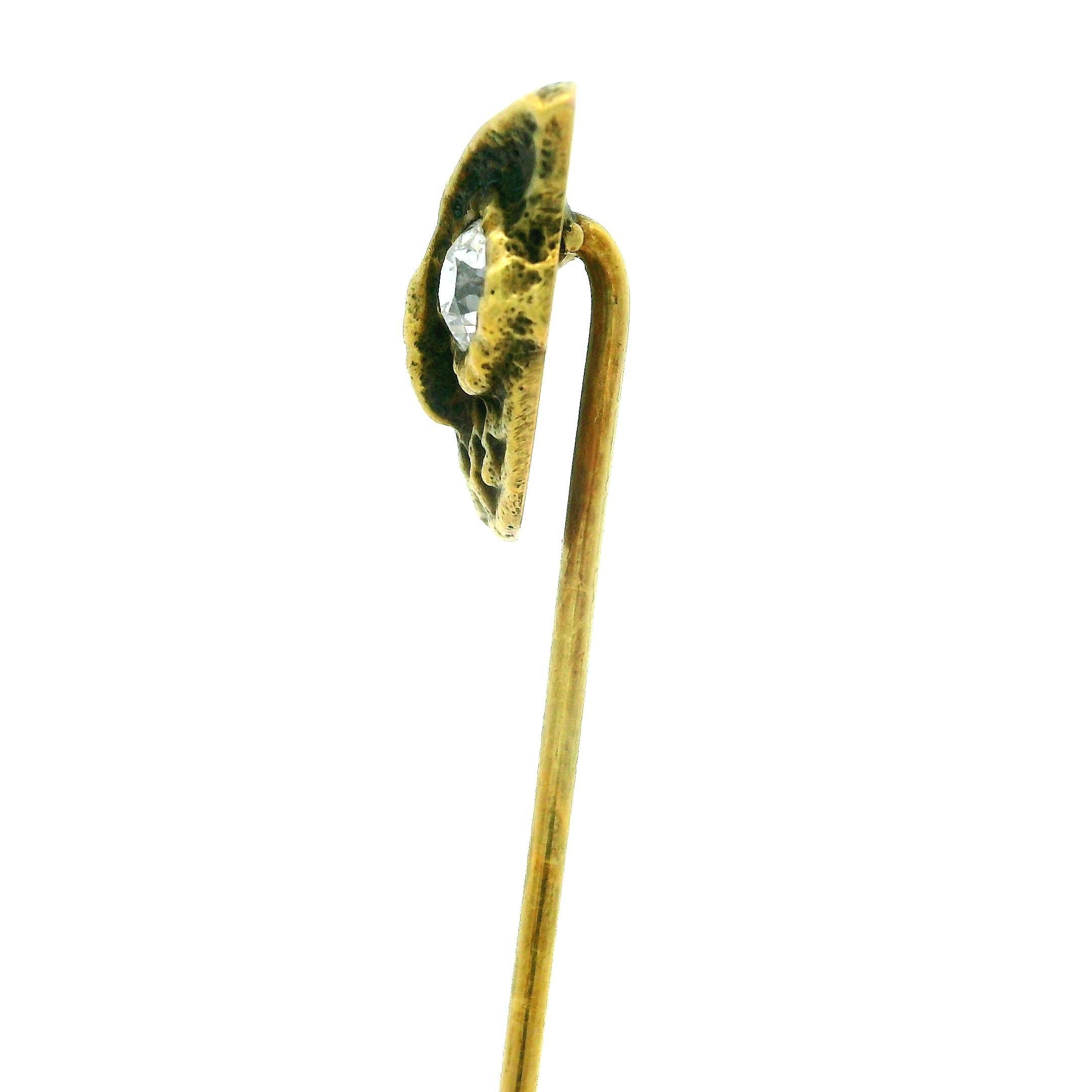 Antique Victorian 14k Yellow Gold Detailed Owl Head w/ Diamond Eyes Stick Pin In Excellent Condition For Sale In Montclair, NJ