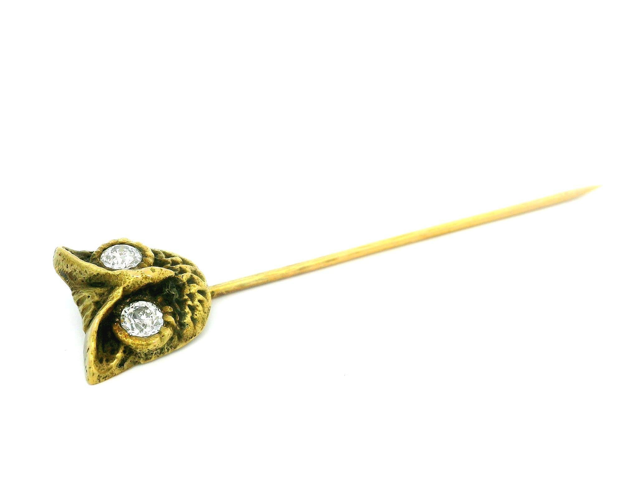Antique Victorian 14k Yellow Gold Detailed Owl Head w/ Diamond Eyes Stick Pin For Sale 3