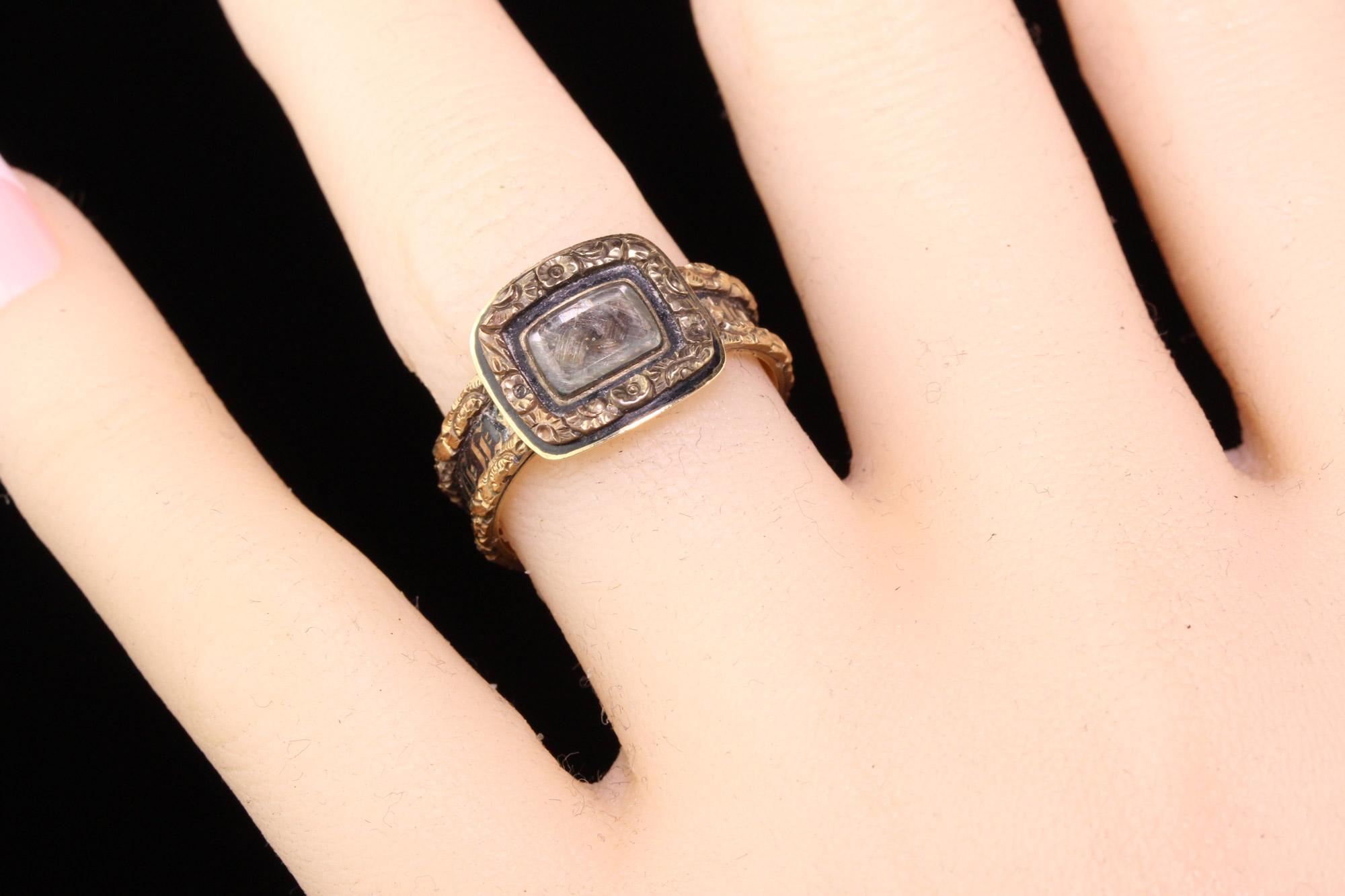 Antique Victorian 14 Karat Yellow Gold Engraved Black Enamel Mourning Ring In Good Condition For Sale In Great Neck, NY
