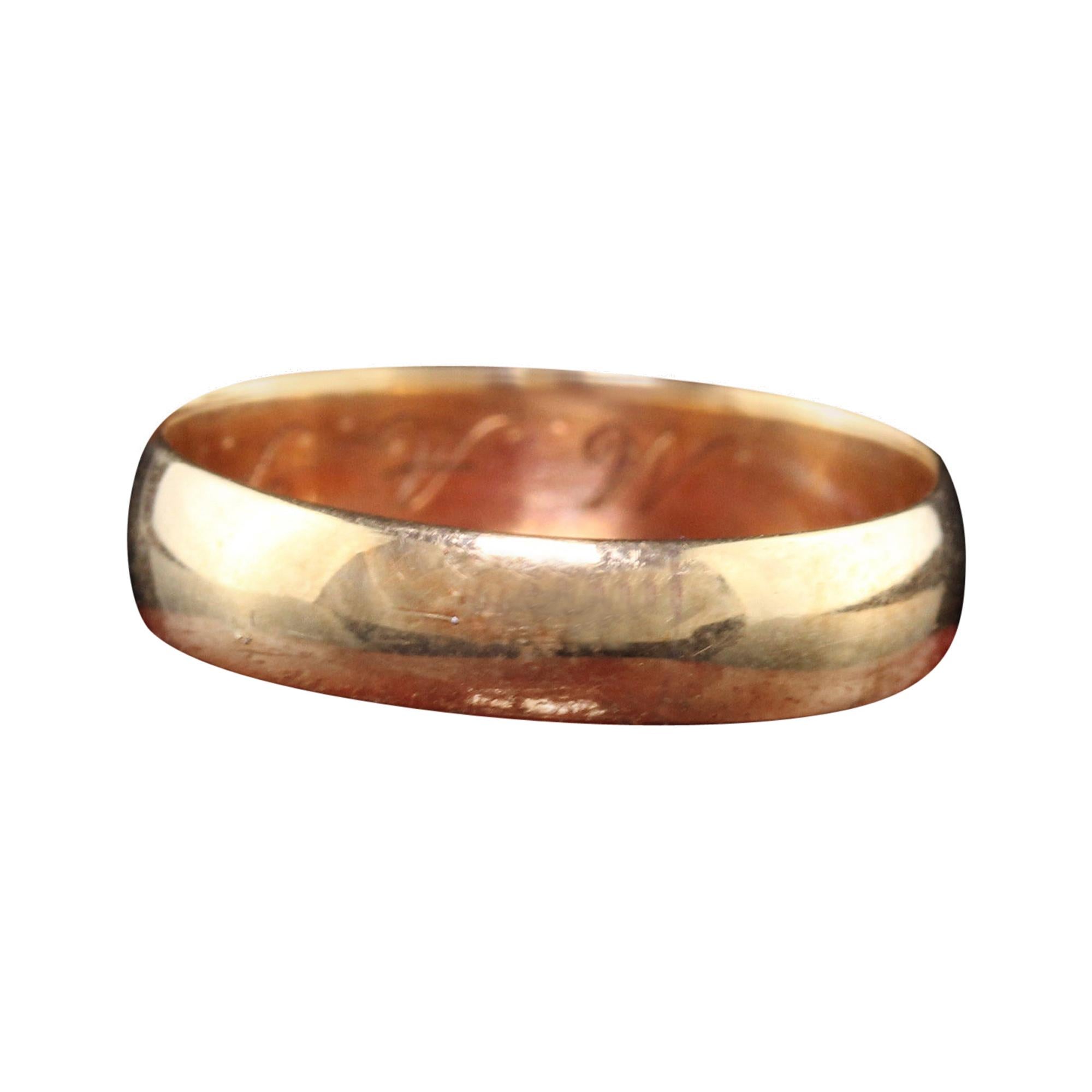 Antique Victorian 14K Yellow Gold Engraved Wedding Band For Sale