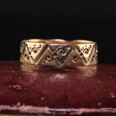 Antique Victorian 14K Yellow Gold Engraved Wedding Band - Size 5 1/2