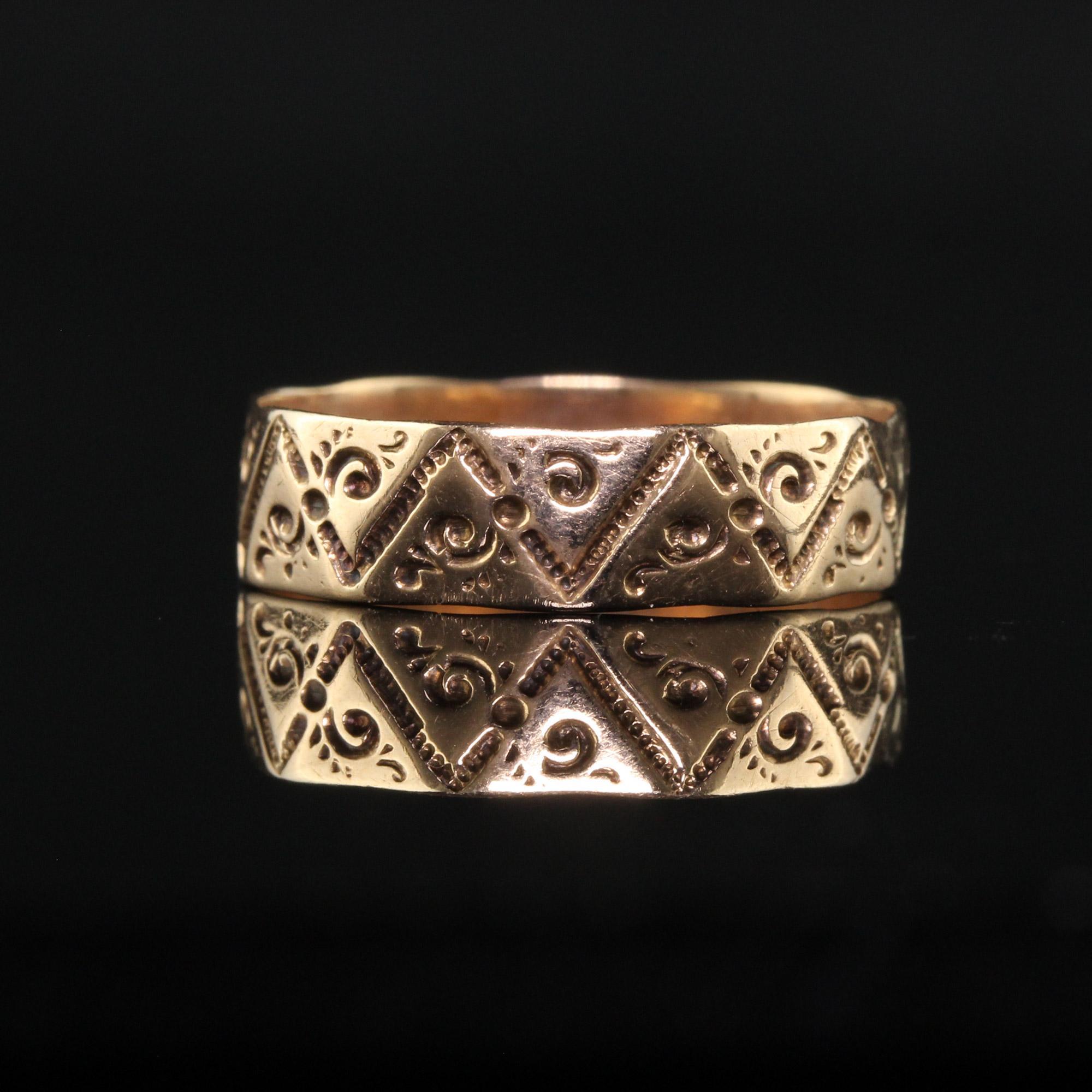 Antique Victorian 14K Yellow Gold Engraved Wedding Band - Size 5 1/2 en venta 1