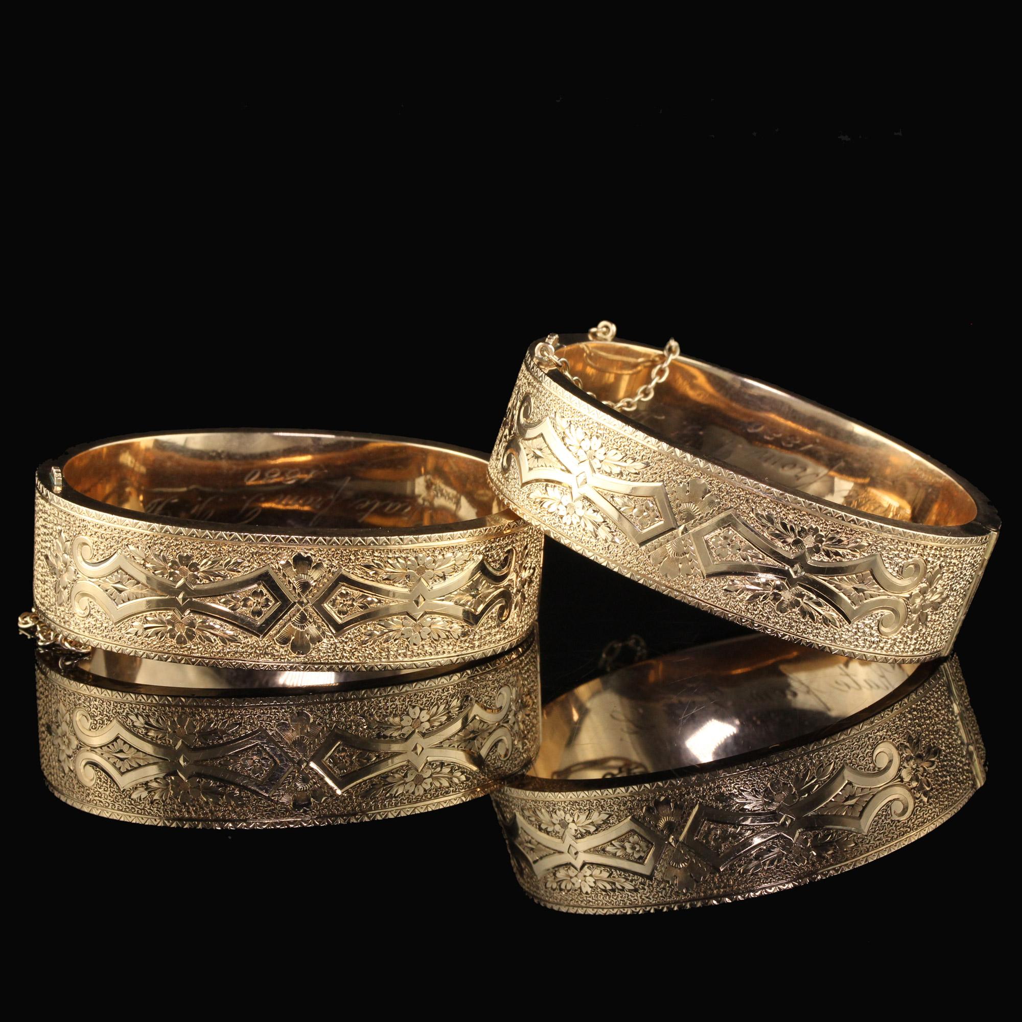 Antique Victorian 14K Yellow Gold Engraved Wide Bangle Bracelet Set In Good Condition In Great Neck, NY