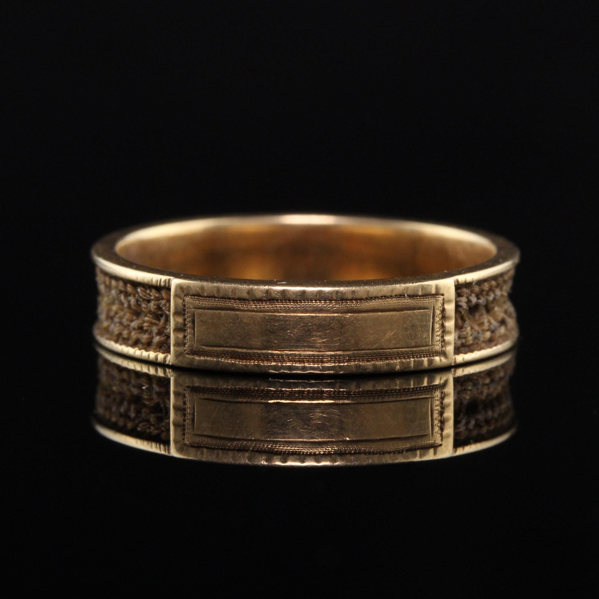 Antiker viktorianischer 14K Gelbgold Trauer-Haarband-Ring im Zustand „Gut“ im Angebot in Great Neck, NY