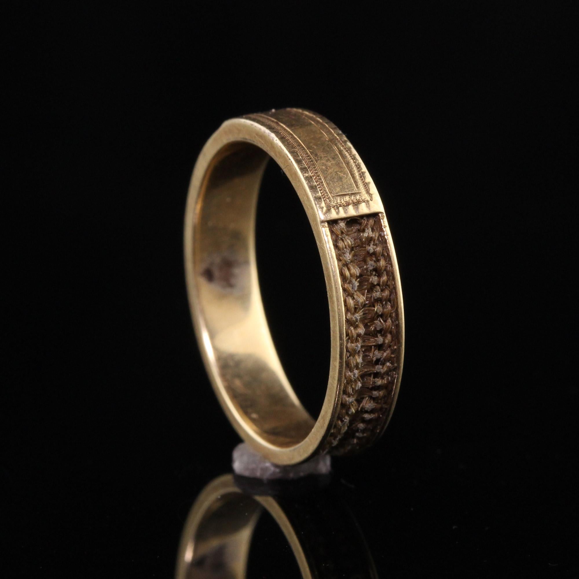 Antique Victorian 14K Yellow Gold Mourning Hair Band Ring In Good Condition For Sale In Great Neck, NY