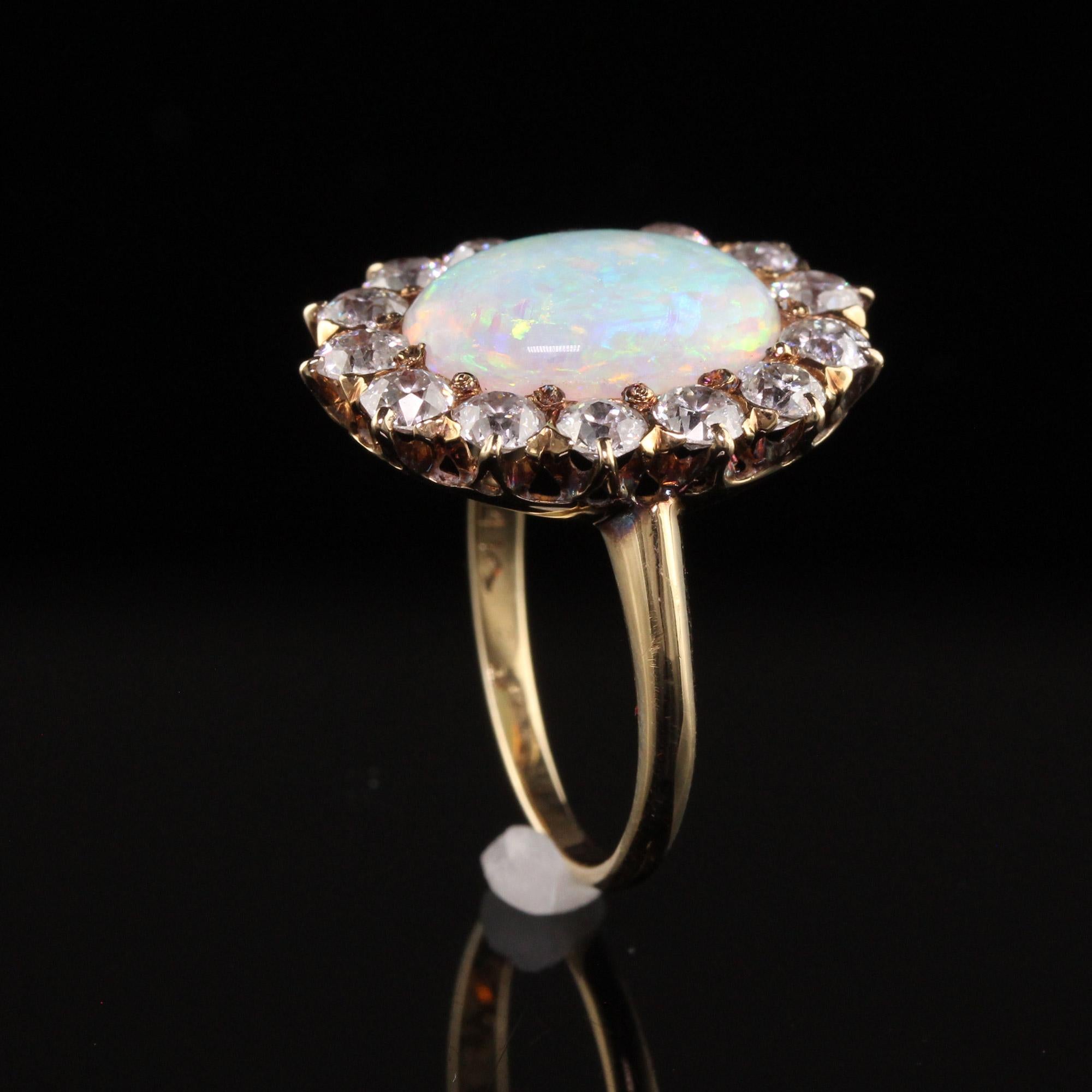 Antiker viktorianischer Verlobungsring aus 14 Karat Gelbgold mit natürlichem Opal und altem Eurodiamant 1