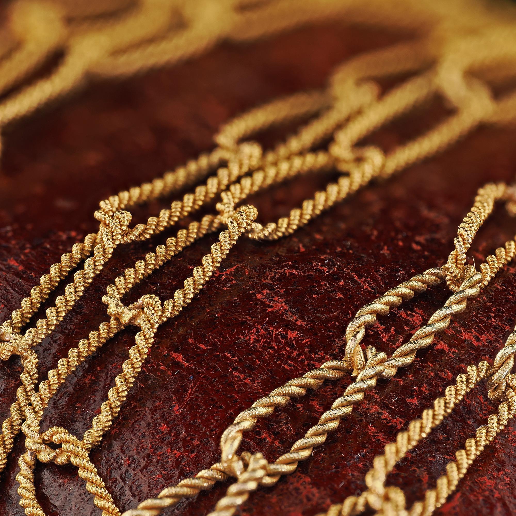 Collier pendentif croix en or jaune 14K à diamants anciens taillés Pour femmes en vente