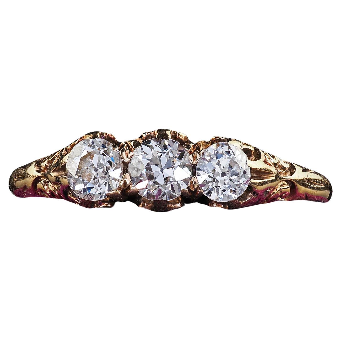Bague victorienne ancienne en or jaune 14K à trois pierres gravées de diamants de taille ancienne