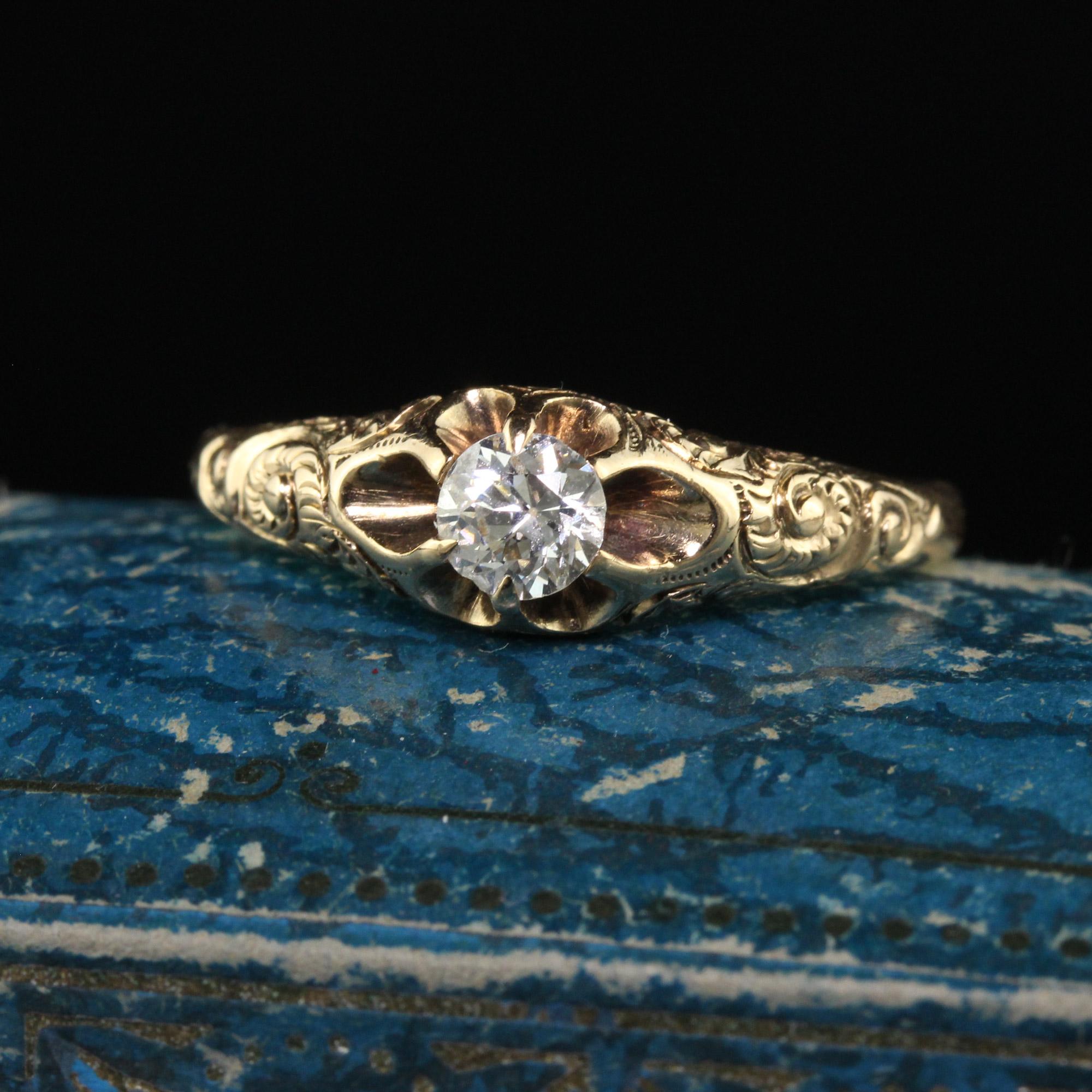 Schöner antiker viktorianischer 14K Gelbgold alter europäischer Diamant Verlobungsring. Dieser schöne viktorianische Verlobungsring ist aus 14k Gelbgold gefertigt. In der Mitte befindet sich ein Diamant im alten europäischen Schliff, der in einer