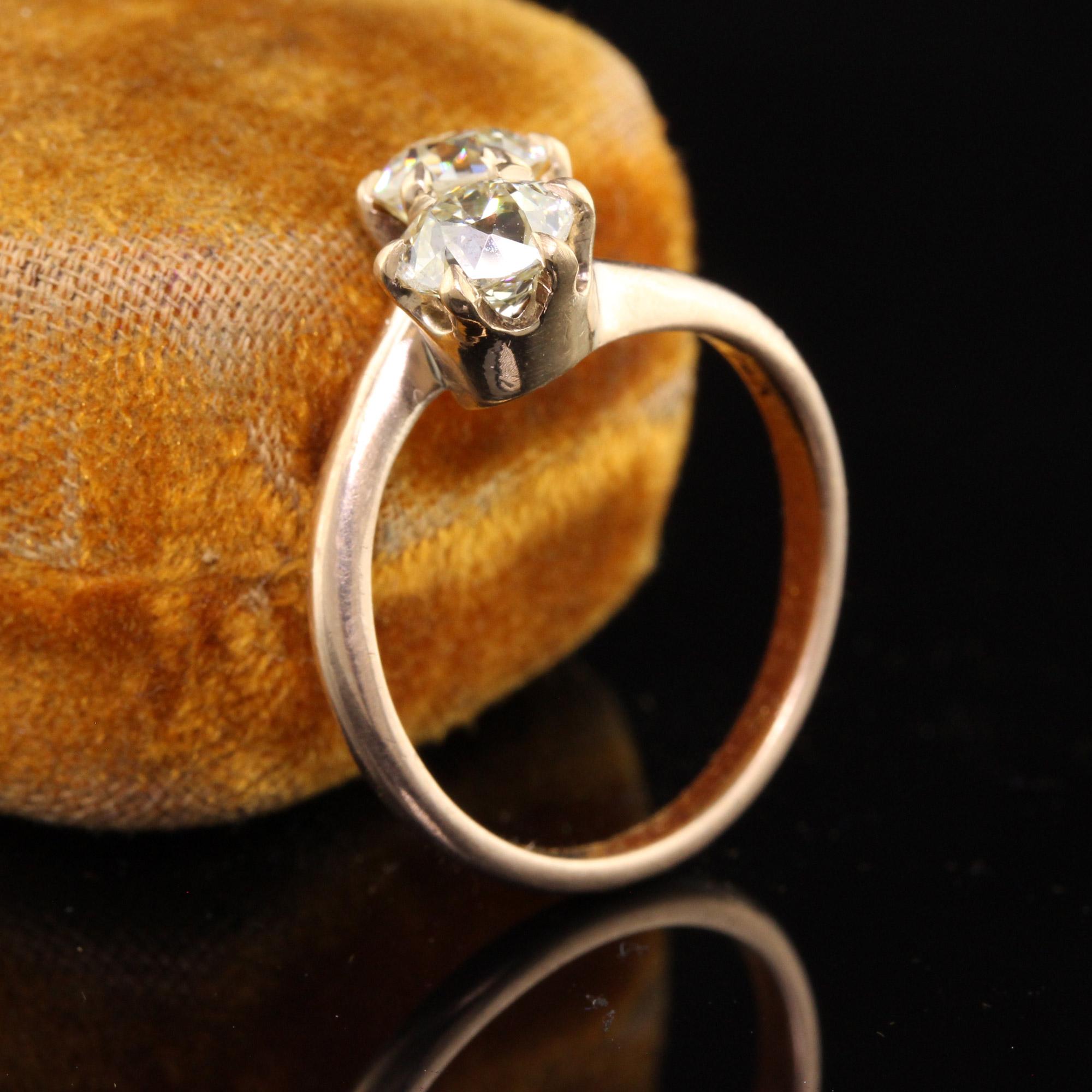 Antique Victorian 14K Yellow Gold Old Mine Cut Diamond Toi et Moi Ring In Good Condition In Great Neck, NY