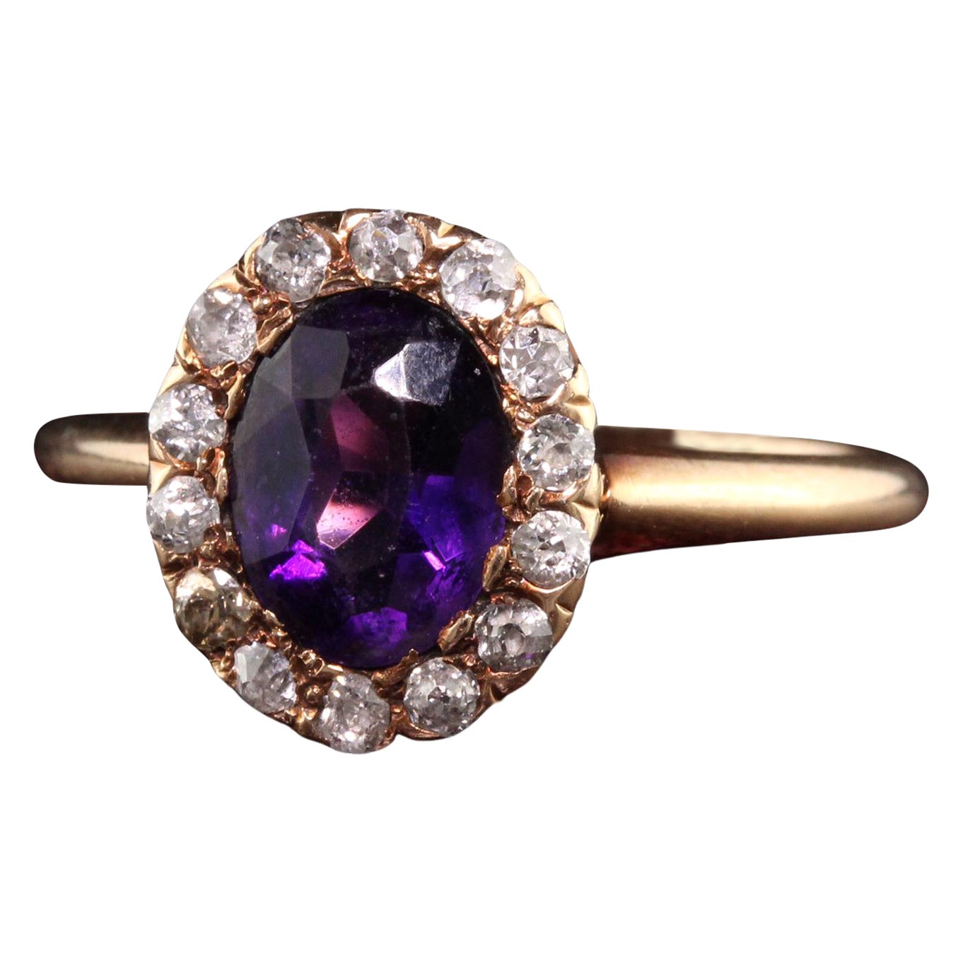 Antiker viktorianischer Verlobungsring aus 14 Karat Gelbgold mit Amethyst und Diamant im alten Minenschliff