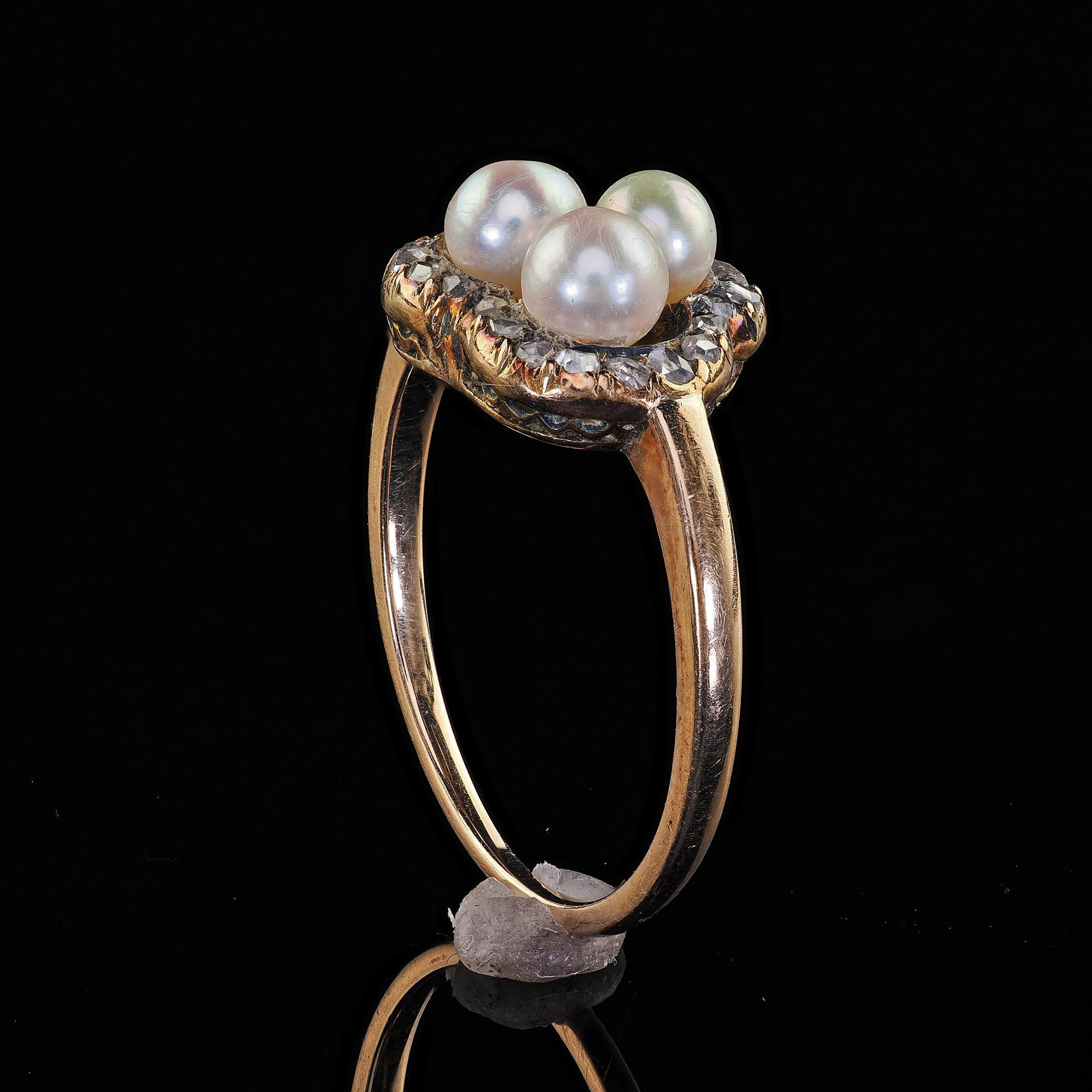 Antique Victorian 14K Yellow Gold Pearl and Diamond Heart Clover Ring For Sale 4
