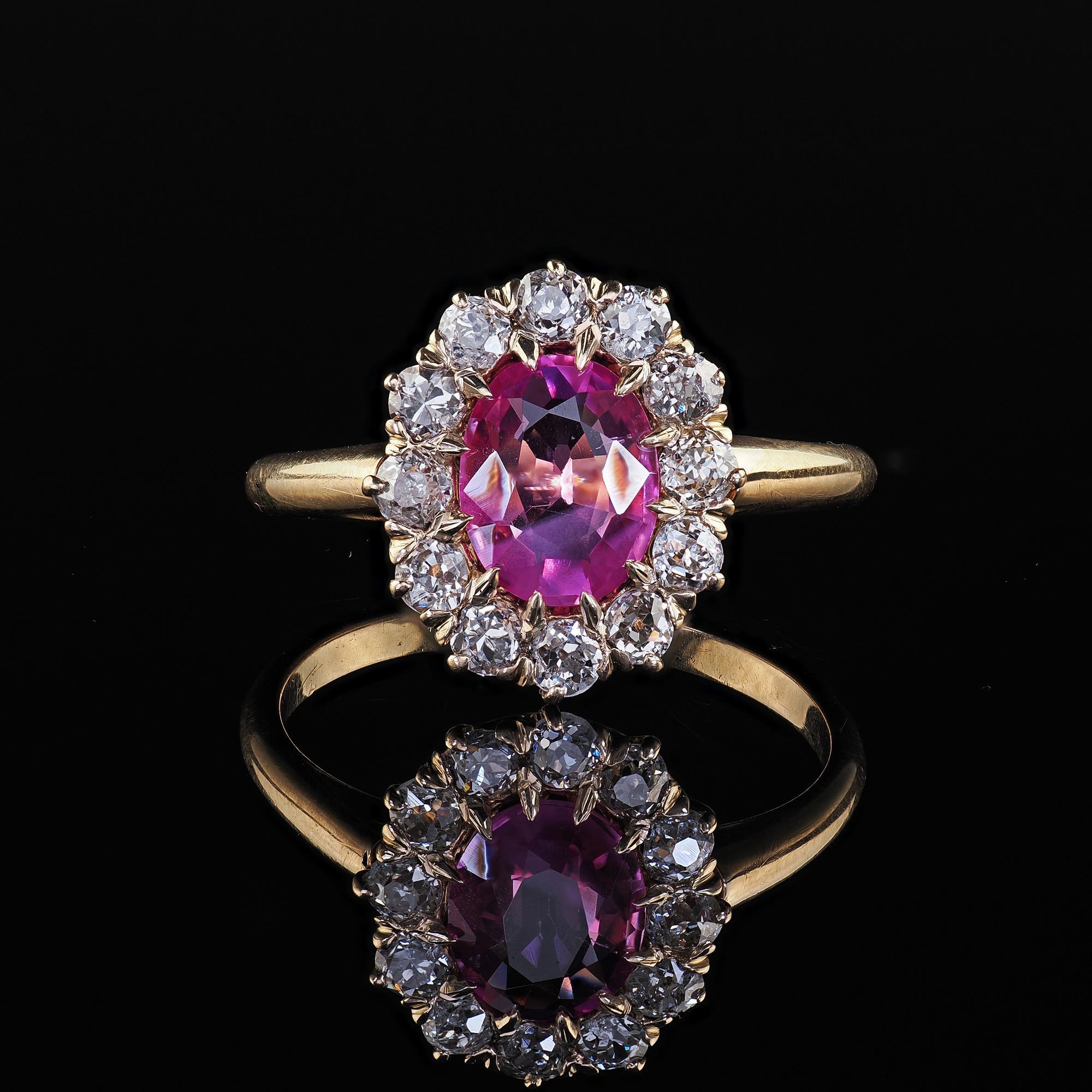 Bague de fiançailles victorienne ancienne en or jaune 14 carats avec saphir rose et diamant - GIA en vente 1