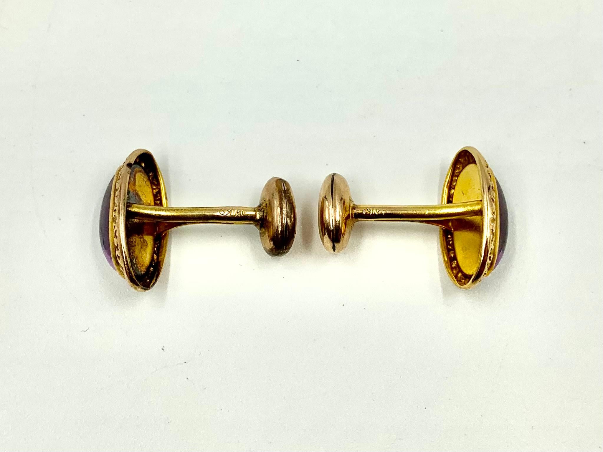 Antique Victorian 14K Yellow Gold Repousse Scroll Cabochon Amethyst Cufflinks In Good Condition In New York, NY