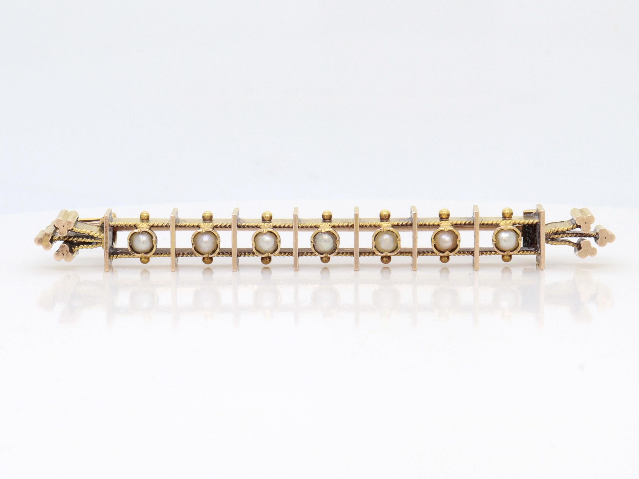 Antike viktorianische 14k Gelbgold & Seed Pearl Aesthetic Movement Bar Pin/Brosche im Zustand „Gut“ im Angebot in Philadelphia, PA