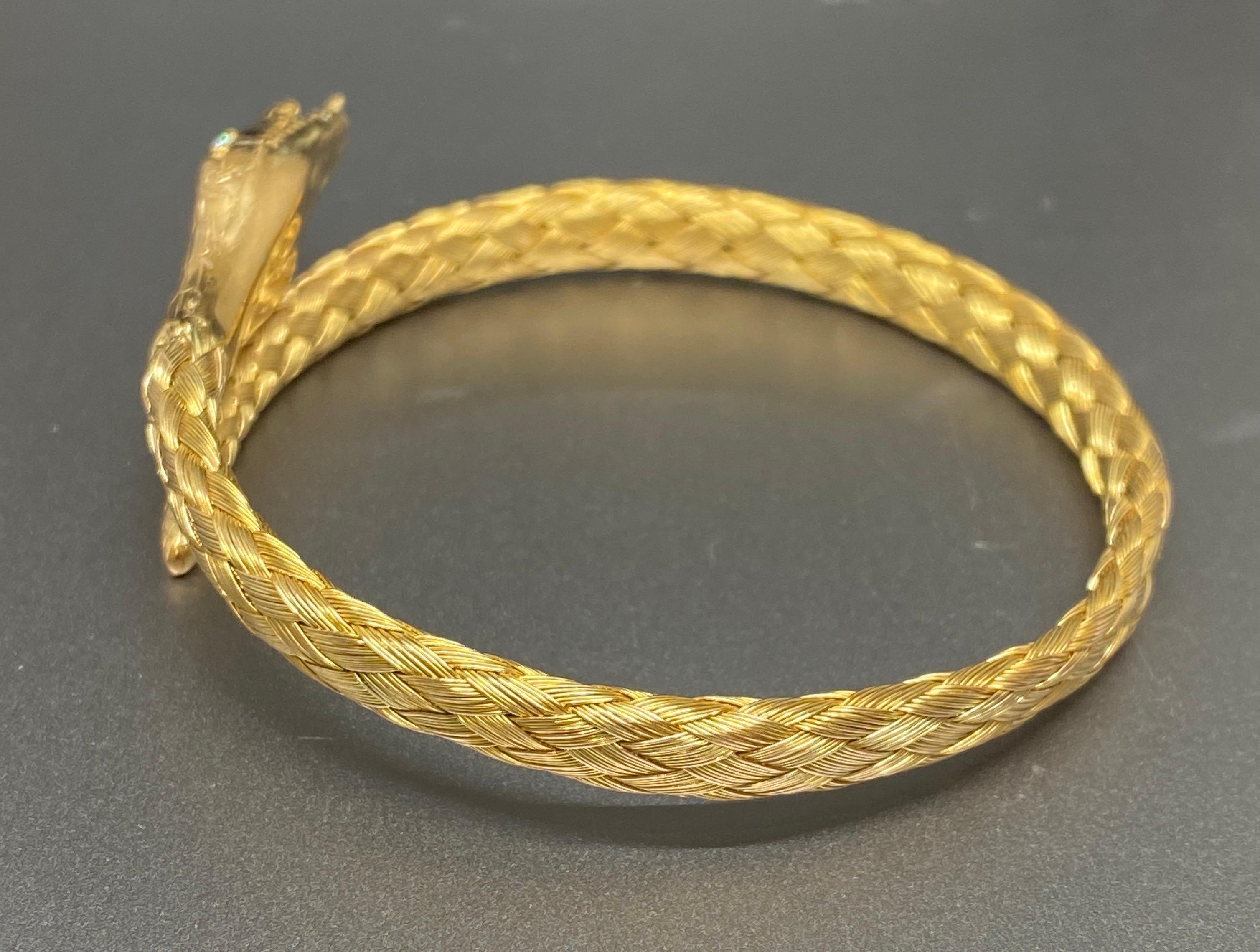 Taille ronde Bracelet victorien ancien en or jaune 14 carats tissé en forme de serpent en vente