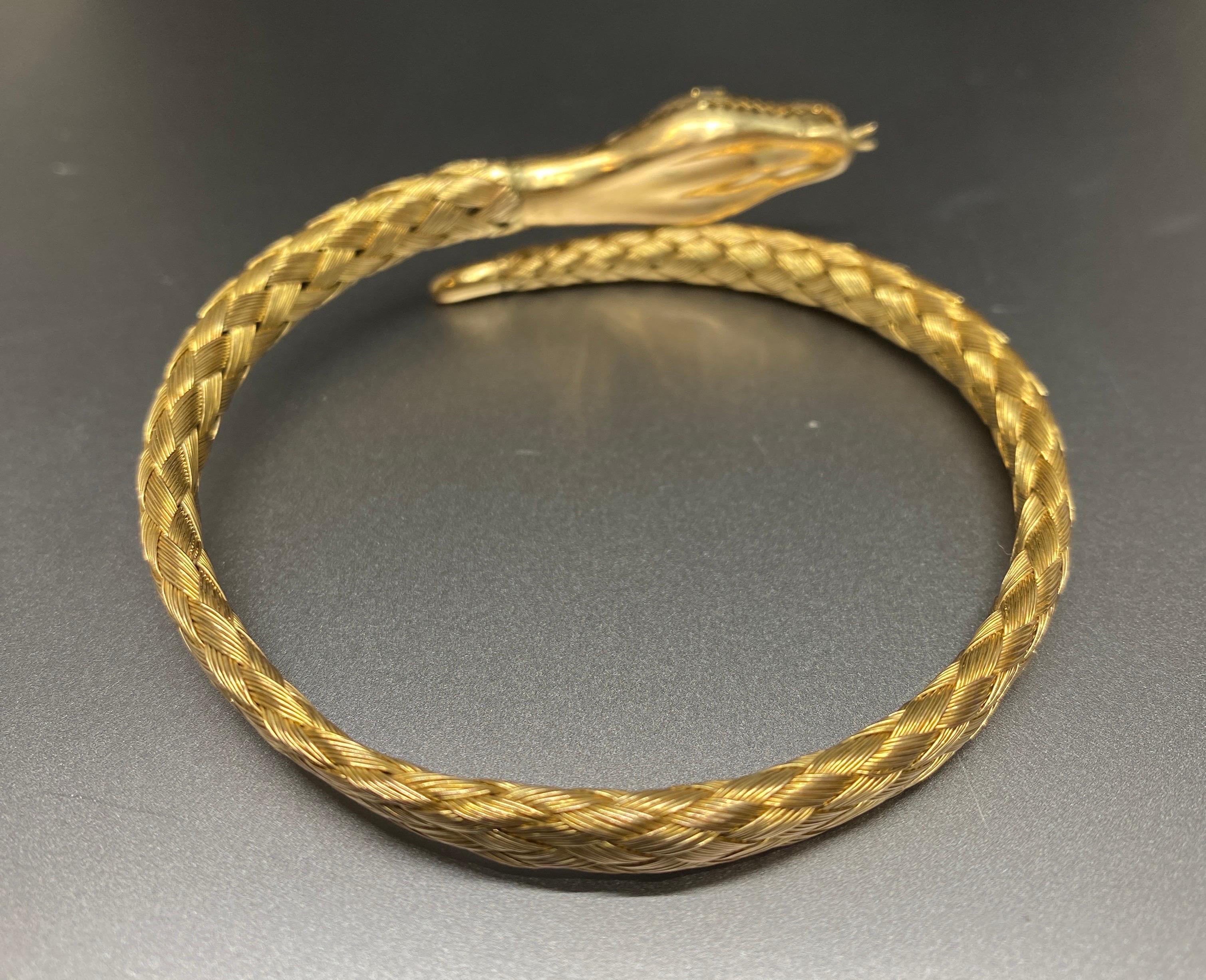 Bracelet victorien ancien en or jaune 14 carats tissé en forme de serpent Bon état - En vente à Bernardsville, NJ