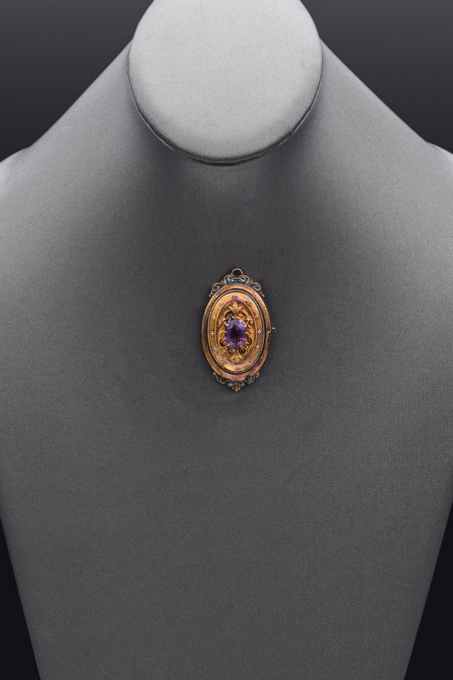 Victorien Antique Victorian 14K Yellow Gold Sterling Silver Amethyst Locket Brooch Pendentif en vente