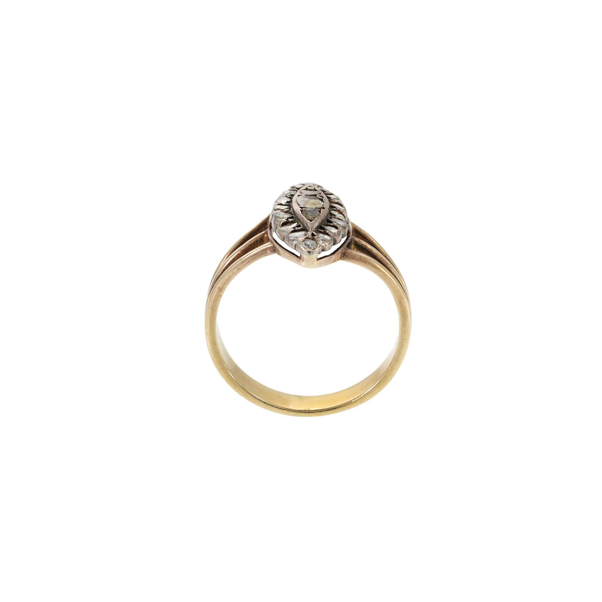 Taille rose Ancienne bague victorienne en or 14KT et argent avec diamant taillé en rose et en forme de marquise en vente