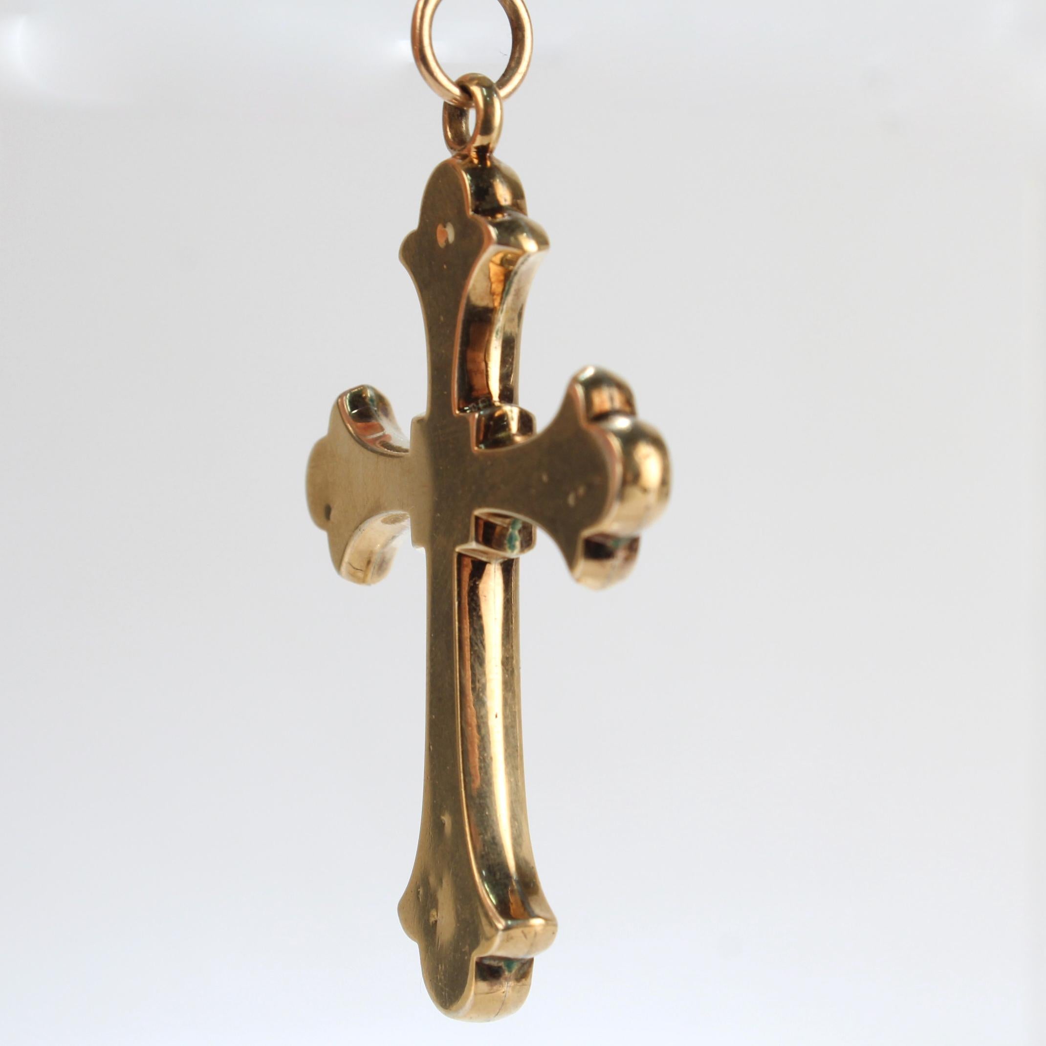 Antique Victorian 15 Karat Gold Cross or Crucifix In Good Condition In Philadelphia, PA
