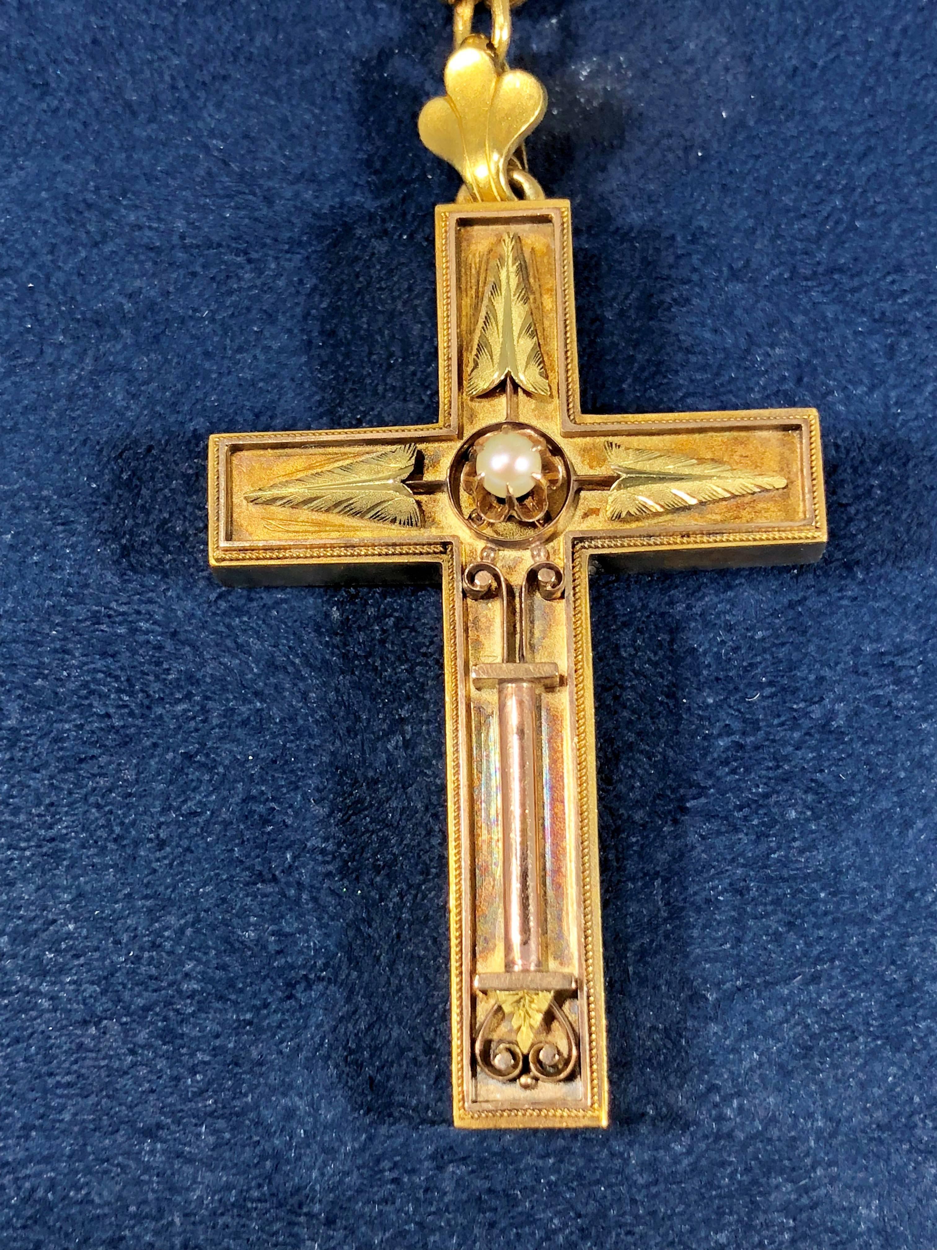 Antique Victorian 15 Karat Book Chain and Cross with Seed Pearl Pendant Necklace In Excellent Condition For Sale In Mansfield, OH